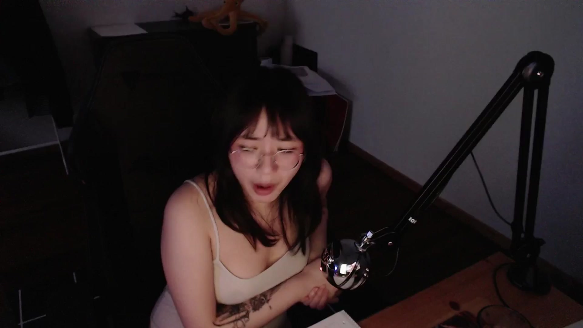 Gallery image thumbnail from Kuromin's myfreecams stream on, 06/19/2024, 20:50 image 8 of 20