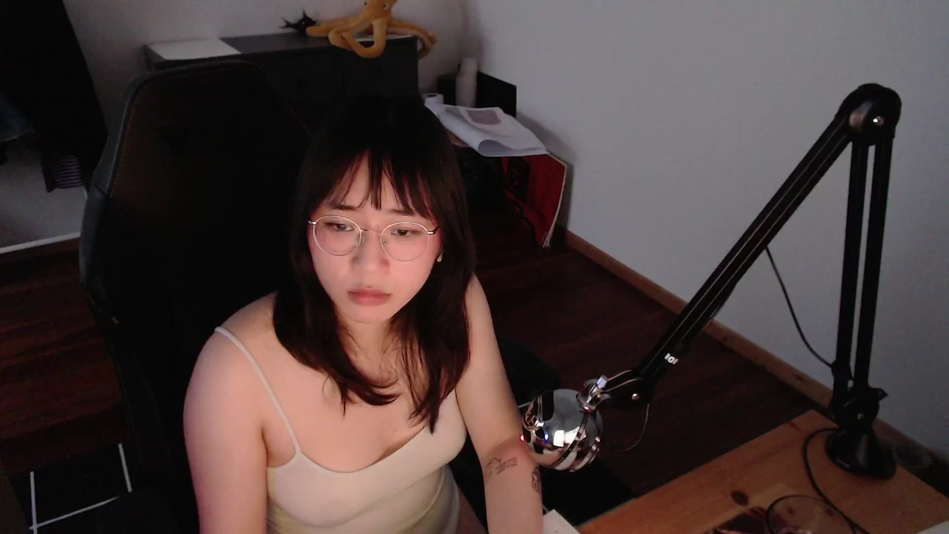 Gallery image thumbnail from Kuromin's myfreecams stream on, 06/19/2024, 20:50 image 4 of 20