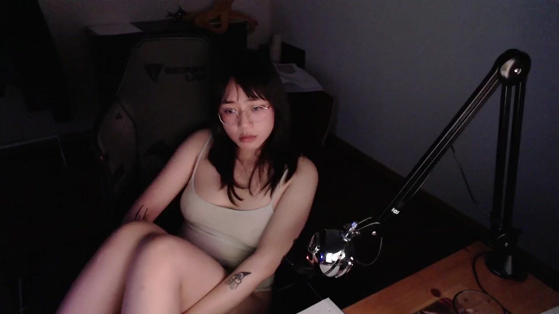 Gallery image thumbnail from Kuromin's myfreecams stream on, 06/19/2024, 20:50 image 12 of 20