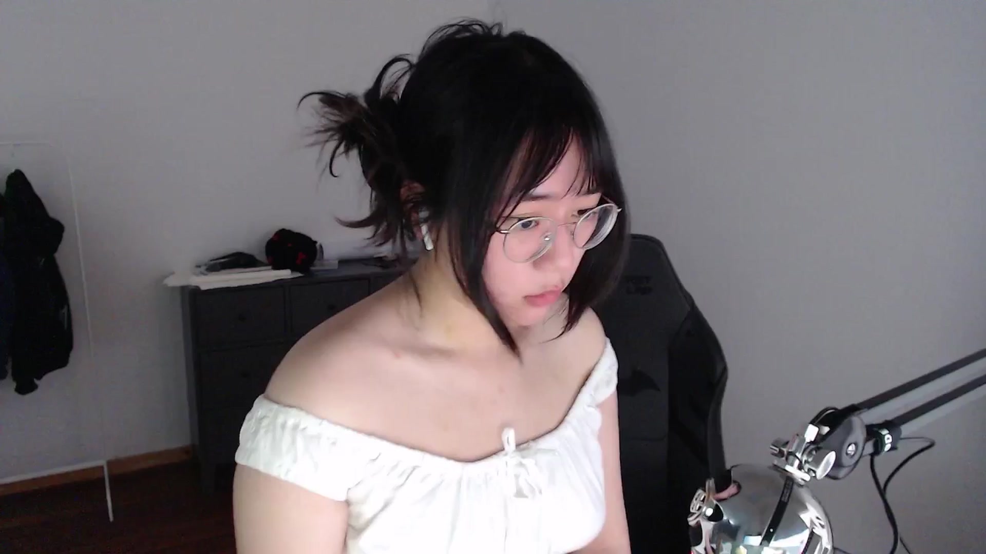 Gallery image thumbnail from Kuromin's myfreecams stream on, 06/24/2024, 12:20 image 6 of 20