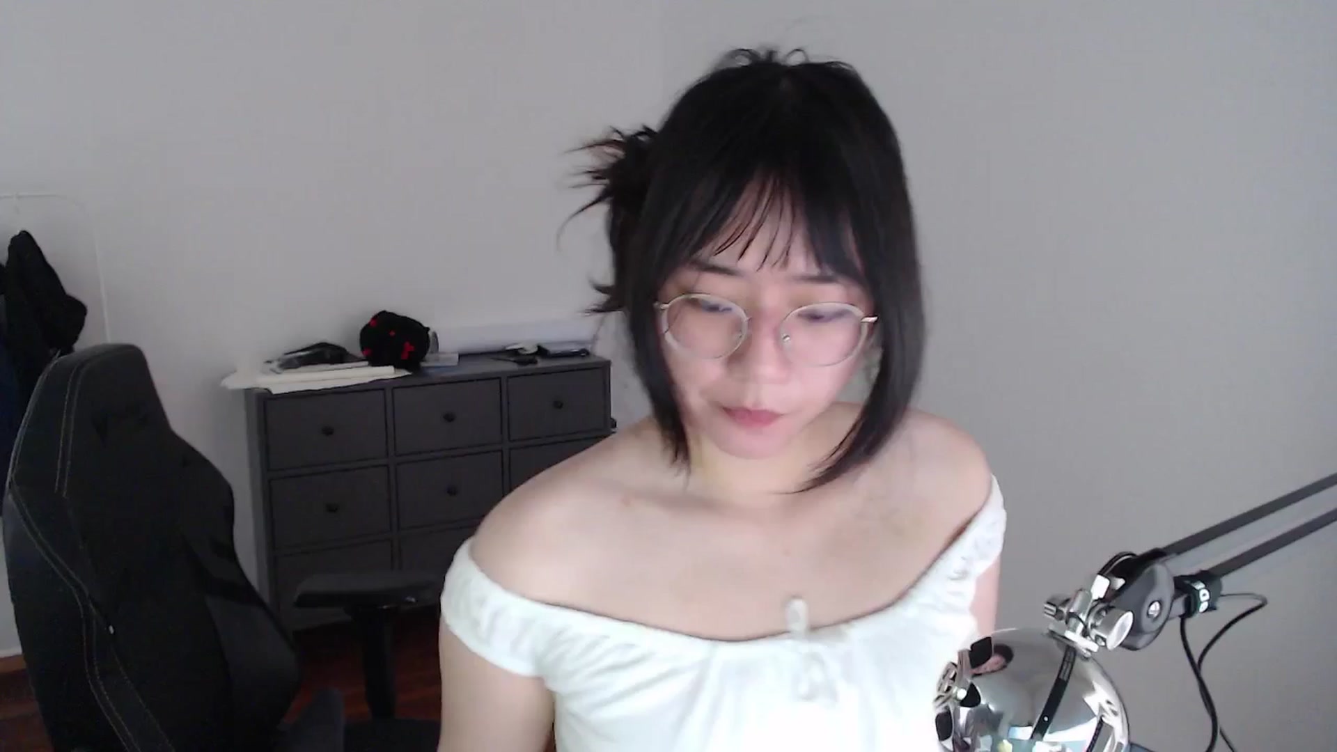 Gallery image thumbnail from Kuromin's myfreecams stream on, 06/24/2024, 12:20 image 16 of 20