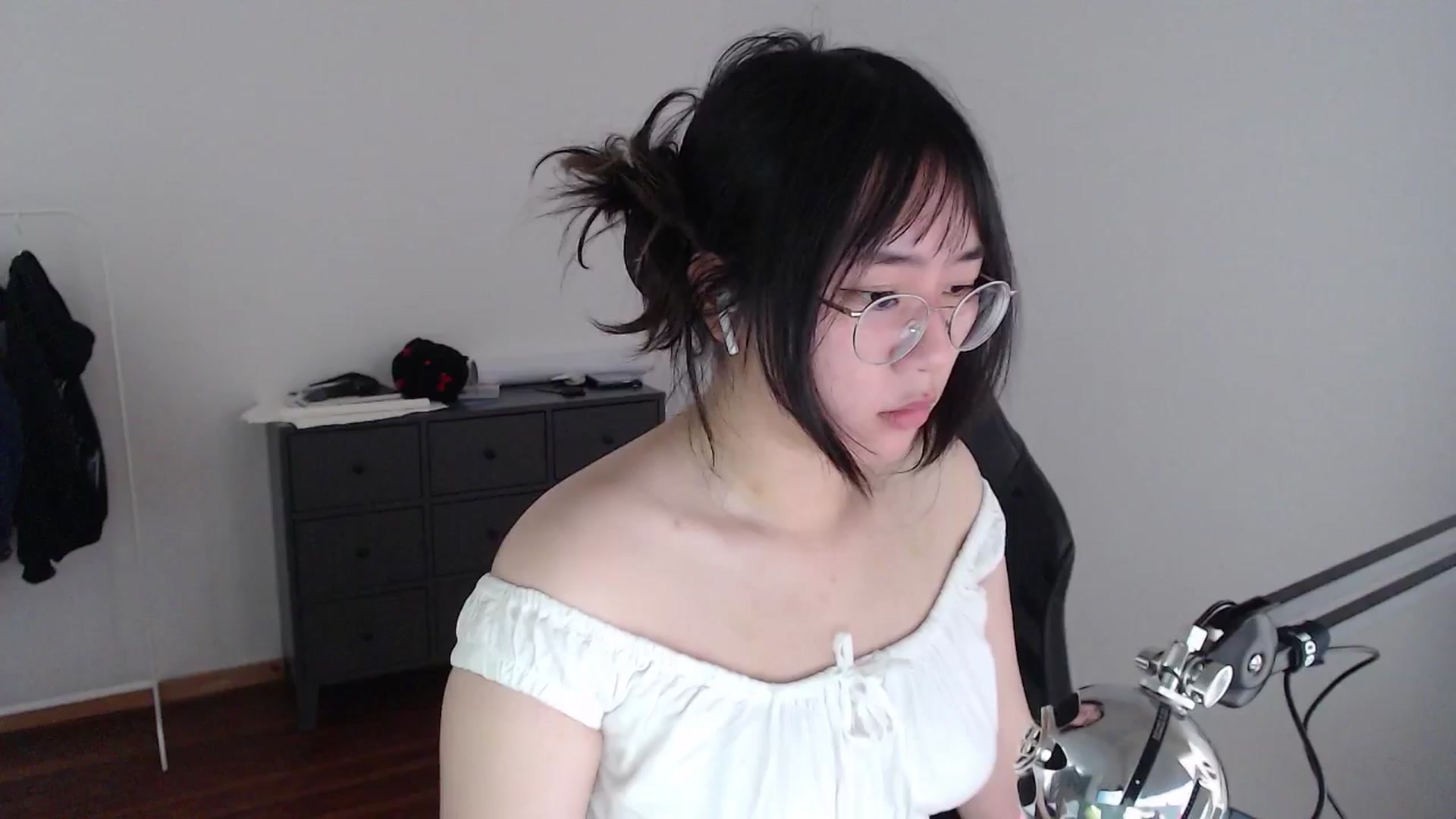 Gallery image thumbnail from Kuromin's myfreecams stream on, 06/24/2024, 12:20 image 13 of 20