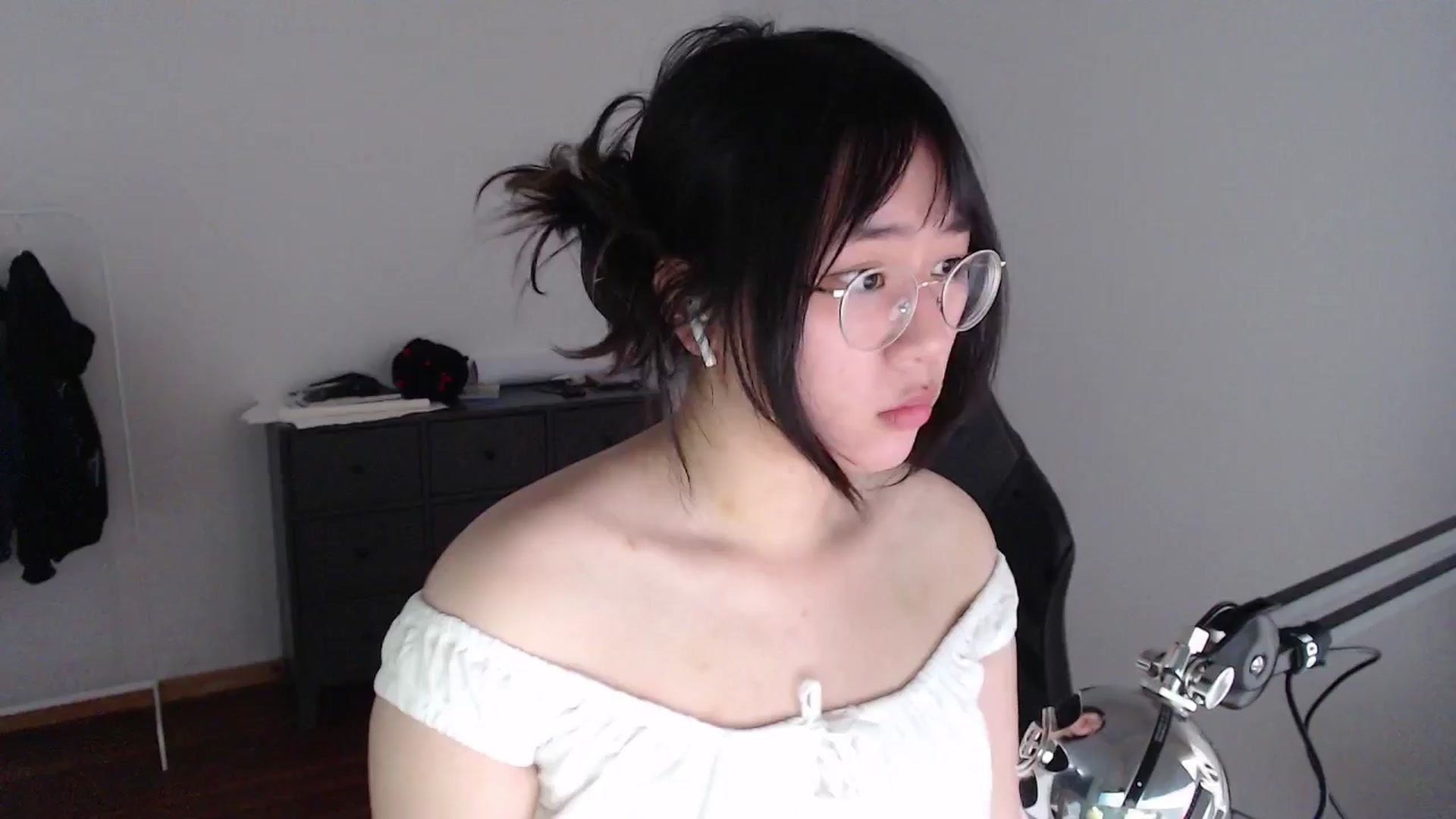 Gallery image thumbnail from Kuromin's myfreecams stream on, 06/24/2024, 12:20 image 7 of 20