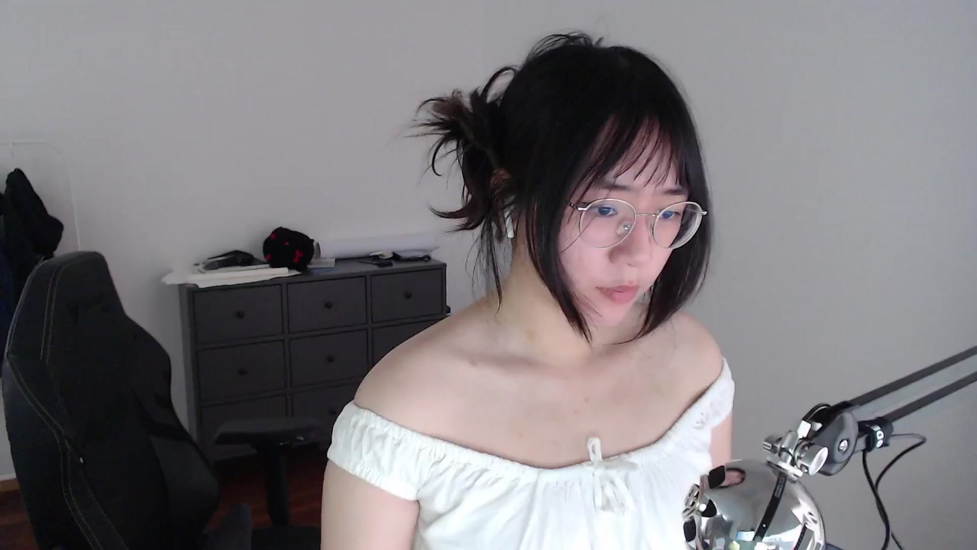 Gallery image thumbnail from Kuromin's myfreecams stream on, 06/24/2024, 12:20 image 15 of 20