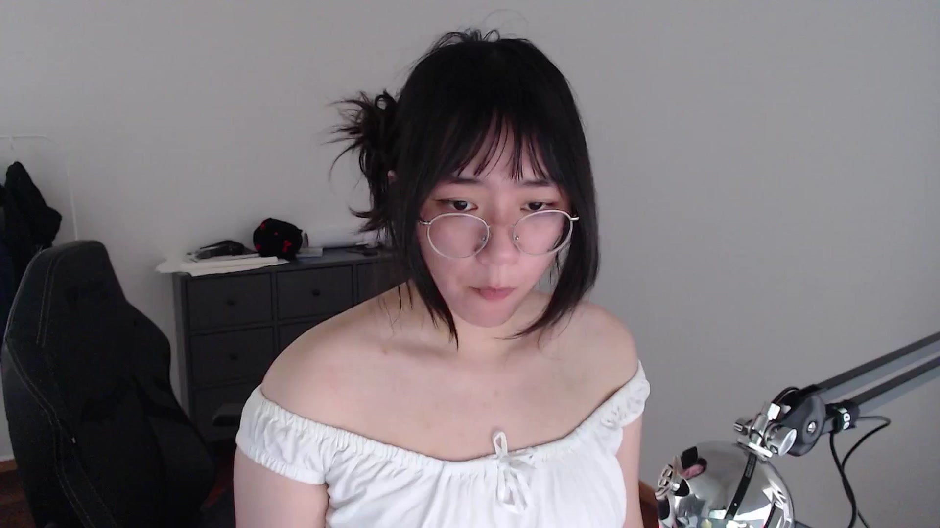 Gallery image thumbnail from Kuromin's myfreecams stream on, 06/24/2024, 13:08 image 16 of 20