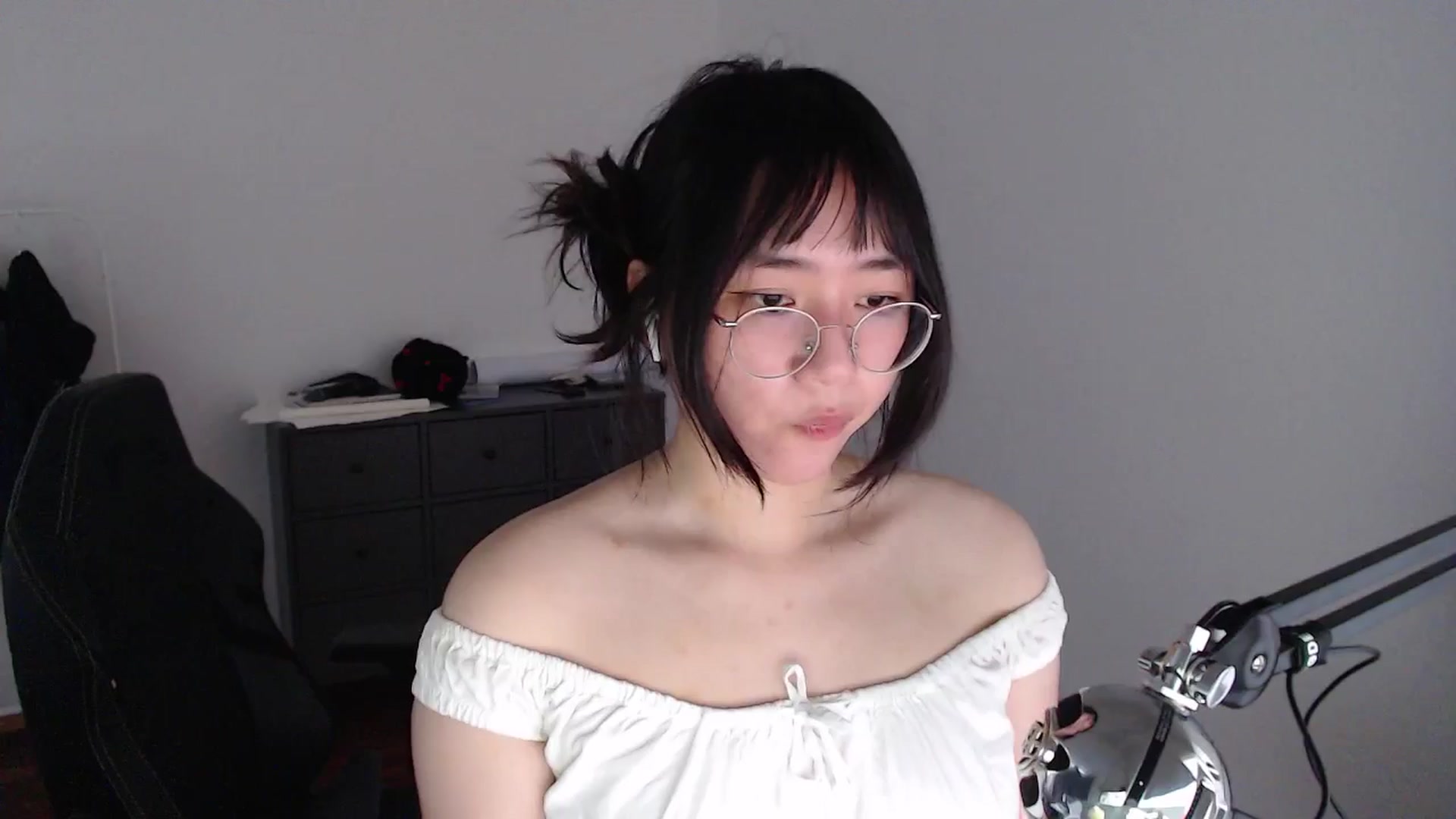 Gallery image thumbnail from Kuromin's myfreecams stream on, 06/24/2024, 13:08 image 19 of 20
