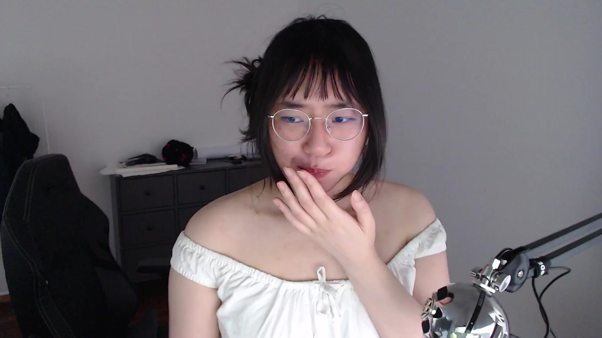 Gallery image thumbnail from Kuromin's myfreecams stream on, 06/24/2024, 13:08 image 17 of 20