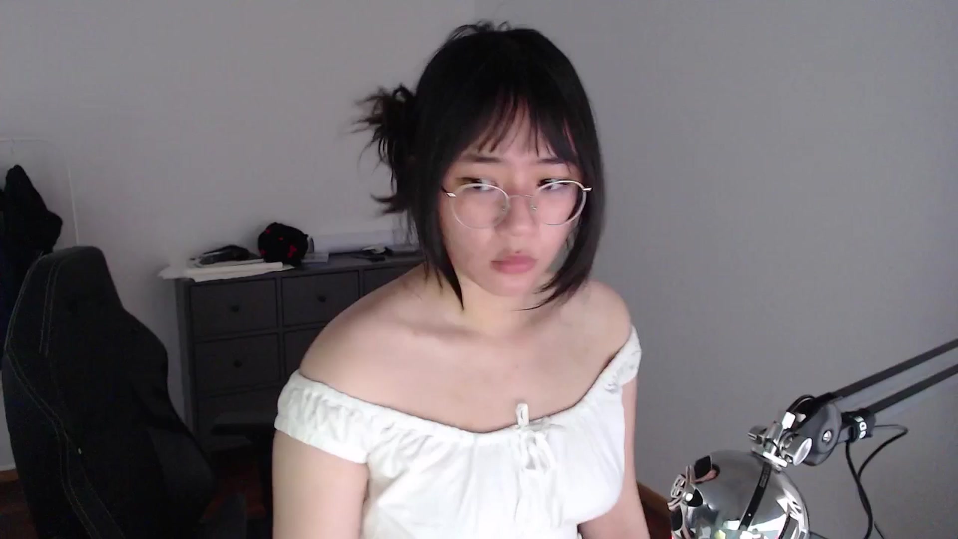 Gallery image thumbnail from Kuromin's myfreecams stream on, 06/24/2024, 13:08 image 4 of 20