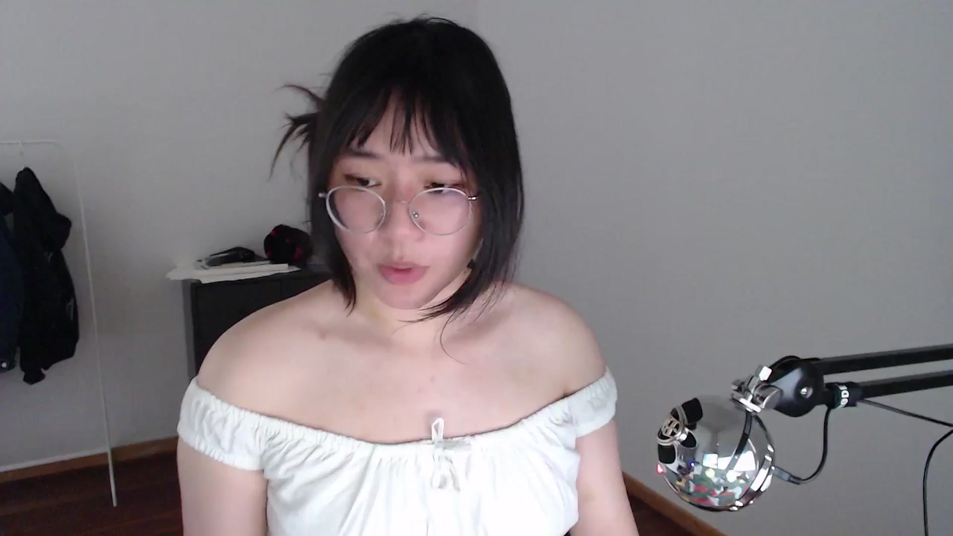 Gallery image thumbnail from Kuromin's myfreecams stream on, 06/24/2024, 14:47 image 6 of 20