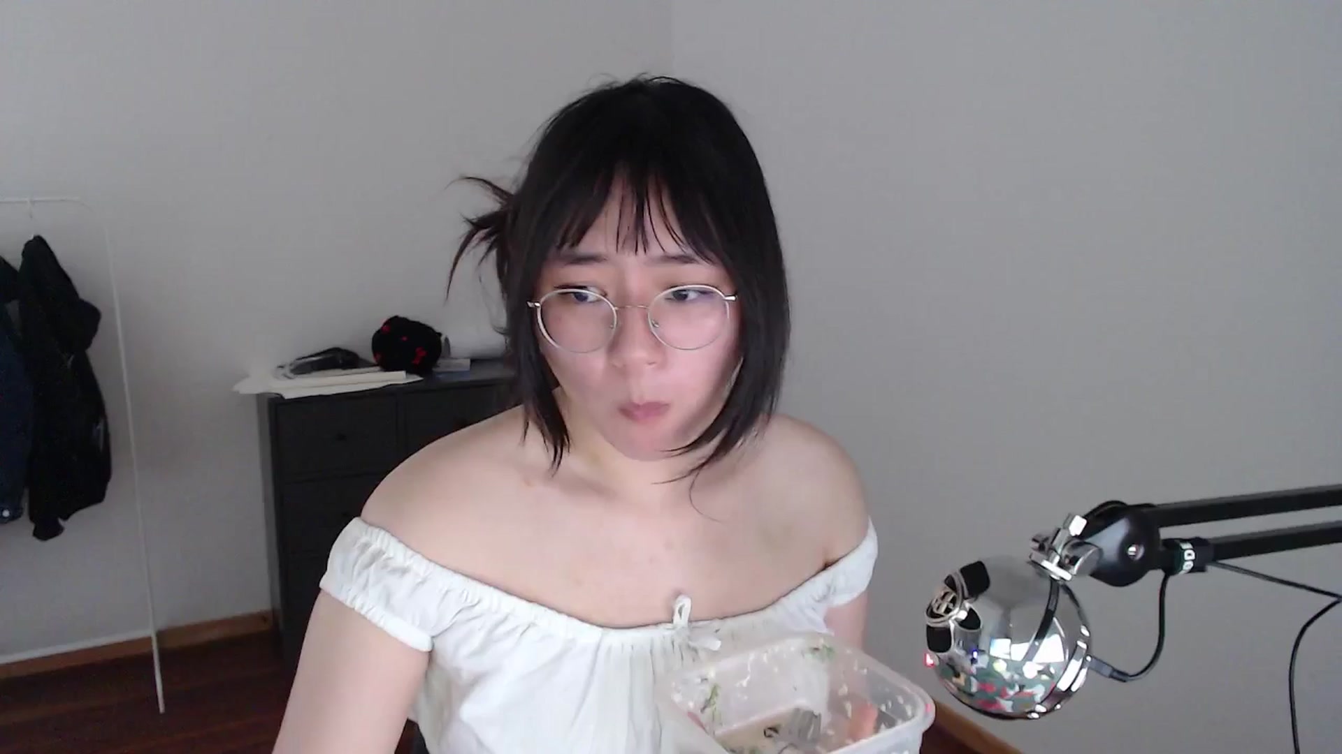 Gallery image thumbnail from Kuromin's myfreecams stream on, 06/24/2024, 14:47 image 5 of 20