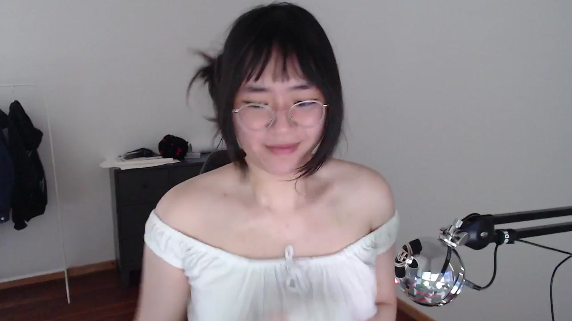 Gallery image thumbnail from Kuromin's myfreecams stream on, 06/24/2024, 14:47 image 2 of 20