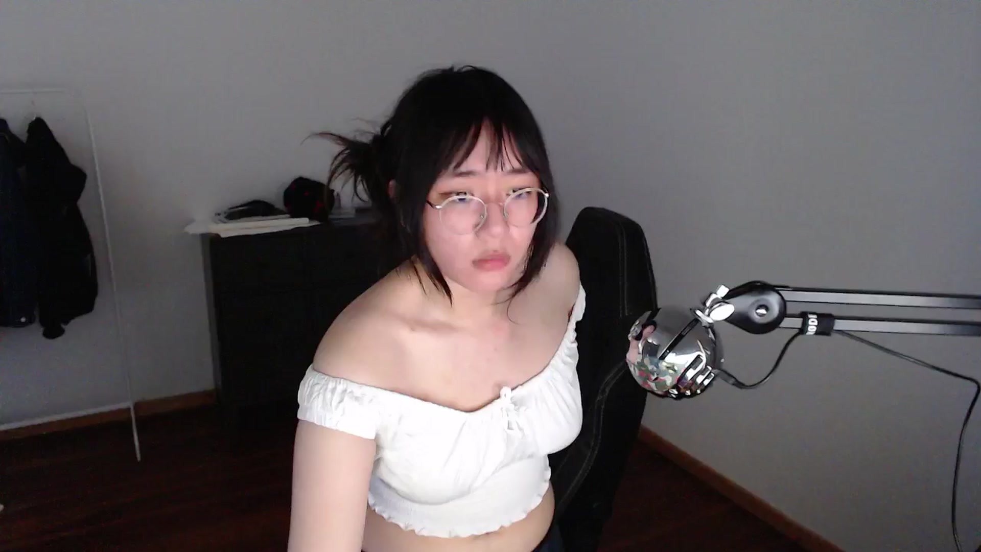 Gallery image thumbnail from Kuromin's myfreecams stream on, 06/24/2024, 14:47 image 10 of 20