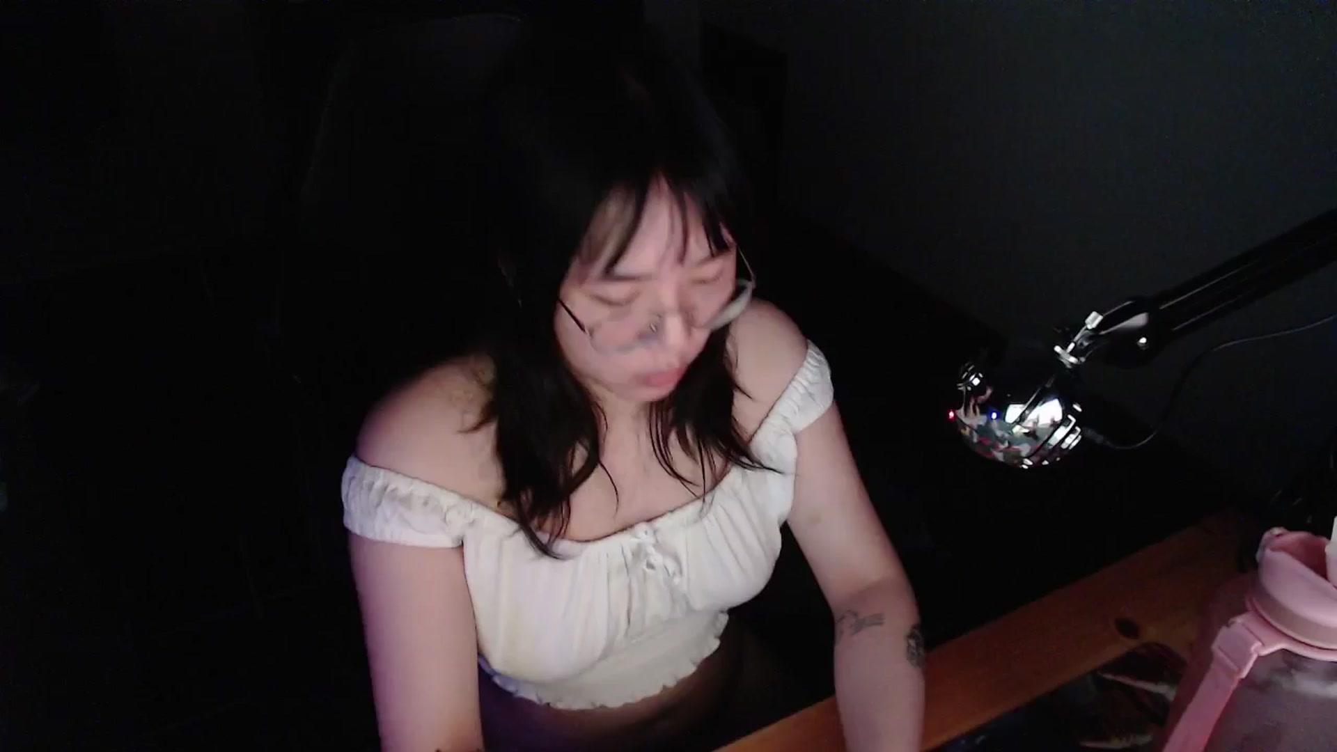 Gallery image thumbnail from Kuromin's myfreecams stream on, 06/24/2024, 21:29 image 18 of 20
