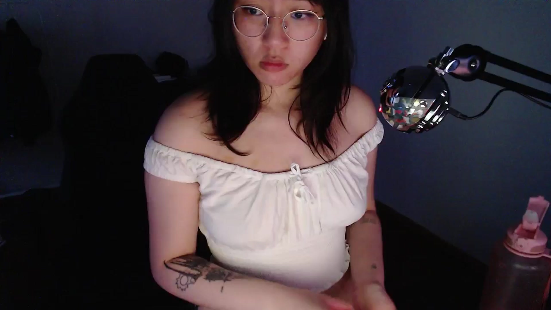 Gallery image thumbnail from Kuromin's myfreecams stream on, 06/24/2024, 21:29 image 10 of 20