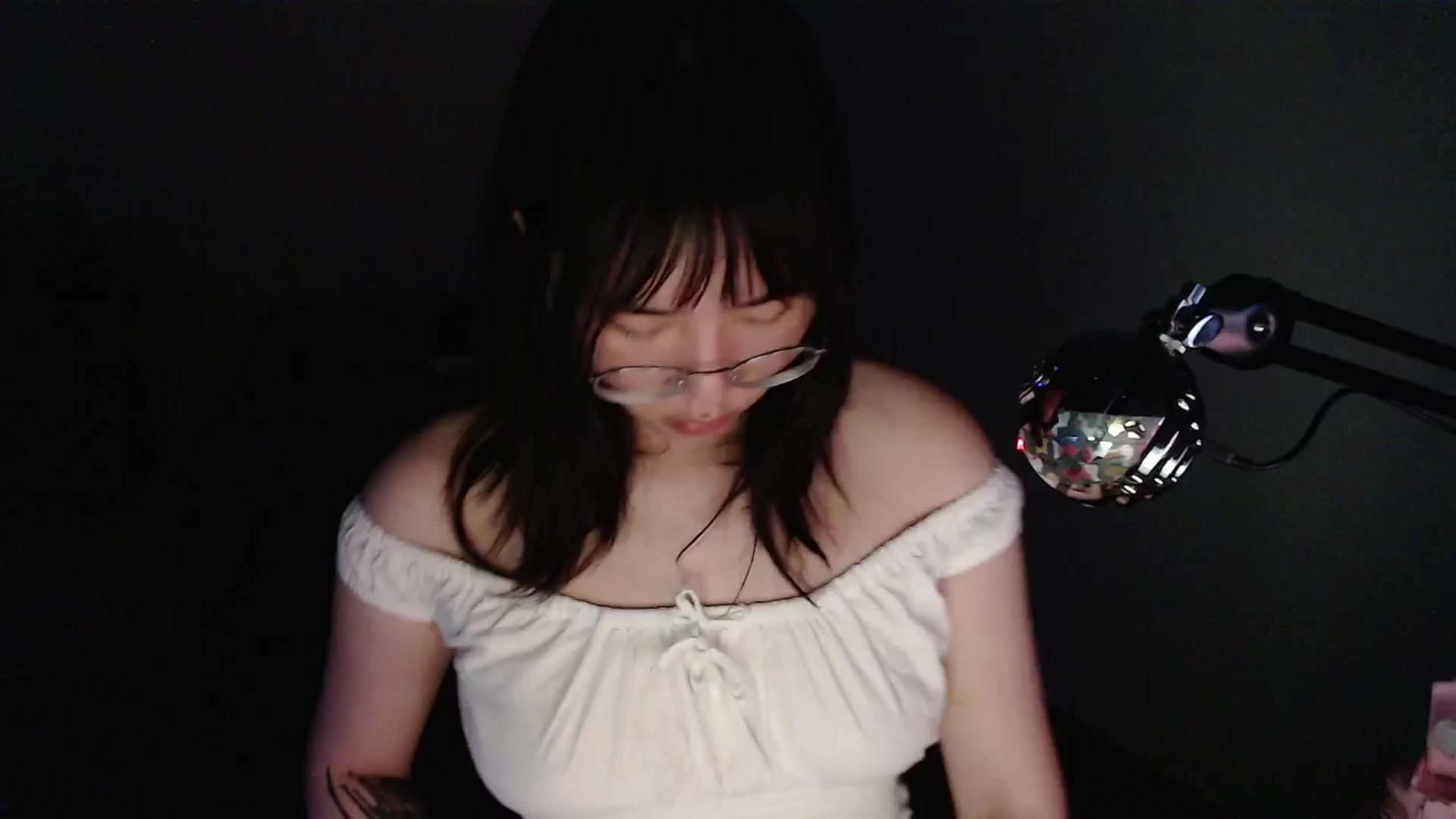 Gallery image thumbnail from Kuromin's myfreecams stream on, 06/24/2024, 21:29 image 13 of 20