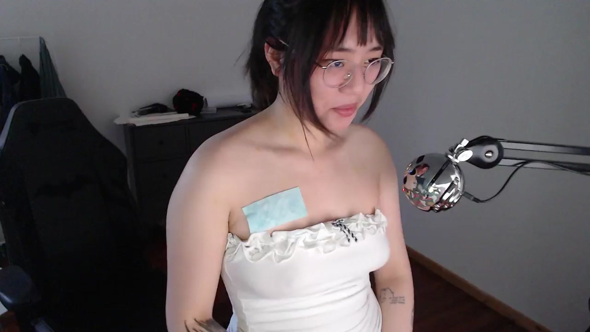 Gallery image thumbnail from Kuromin's myfreecams stream on, 06/25/2024, 15:33 image 8 of 20