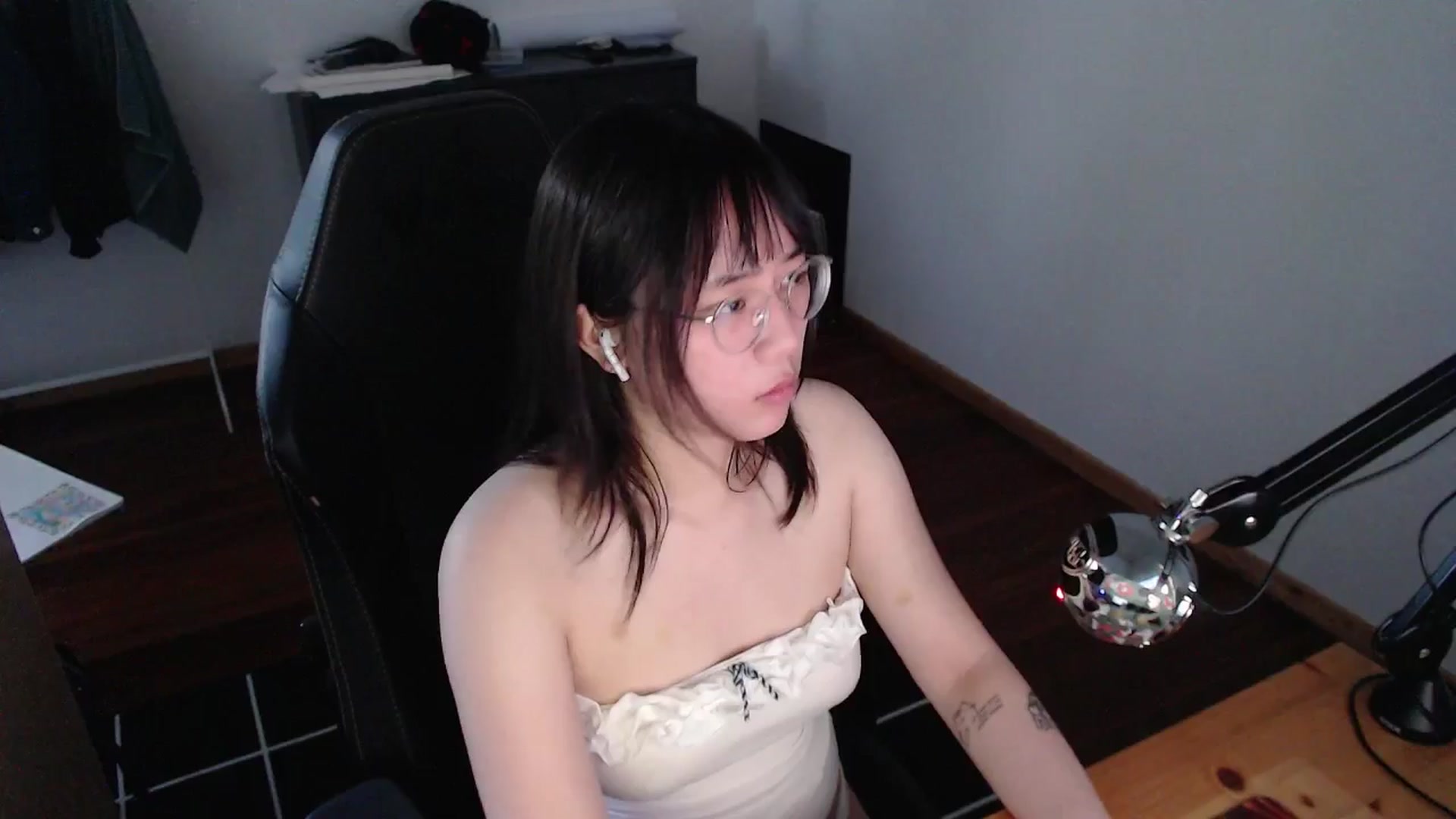 Gallery image thumbnail from Kuromin's myfreecams stream on, 06/25/2024, 15:33 image 19 of 20