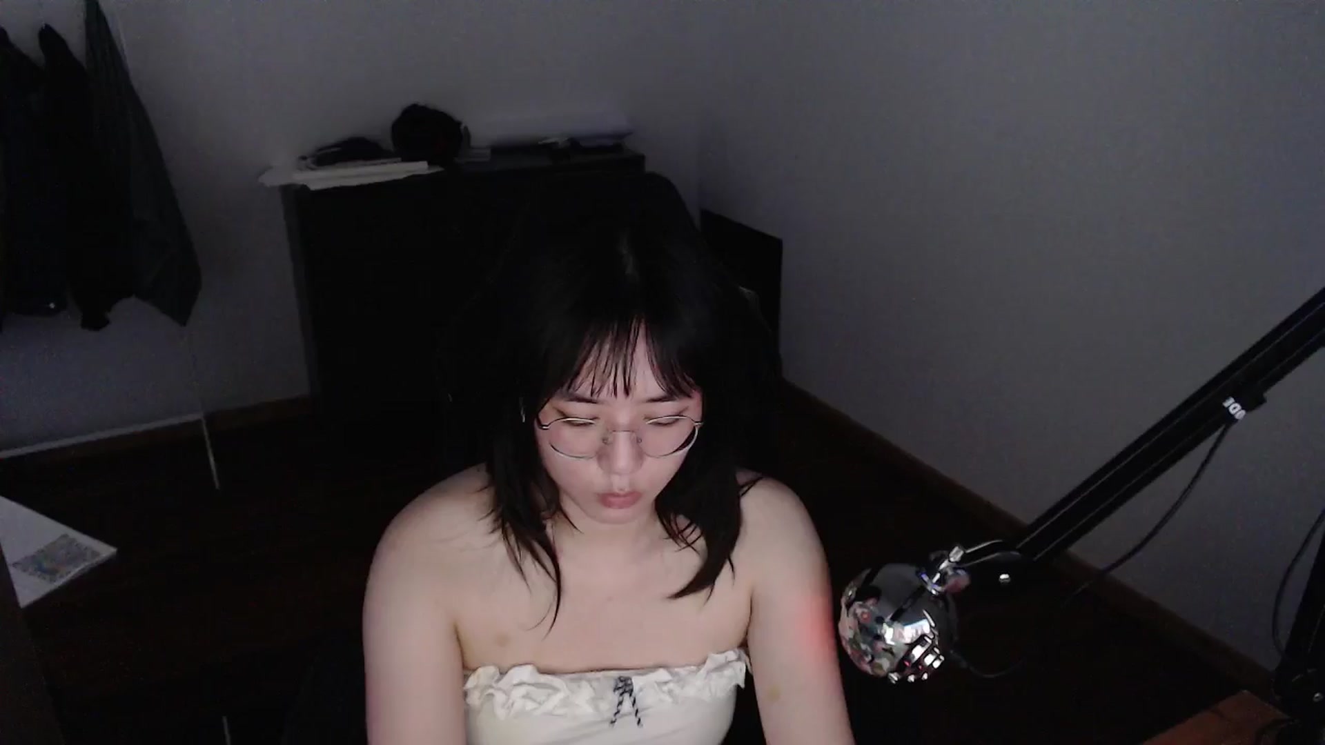 Gallery image thumbnail from Kuromin's myfreecams stream on, 06/25/2024, 16:14 image 1 of 20