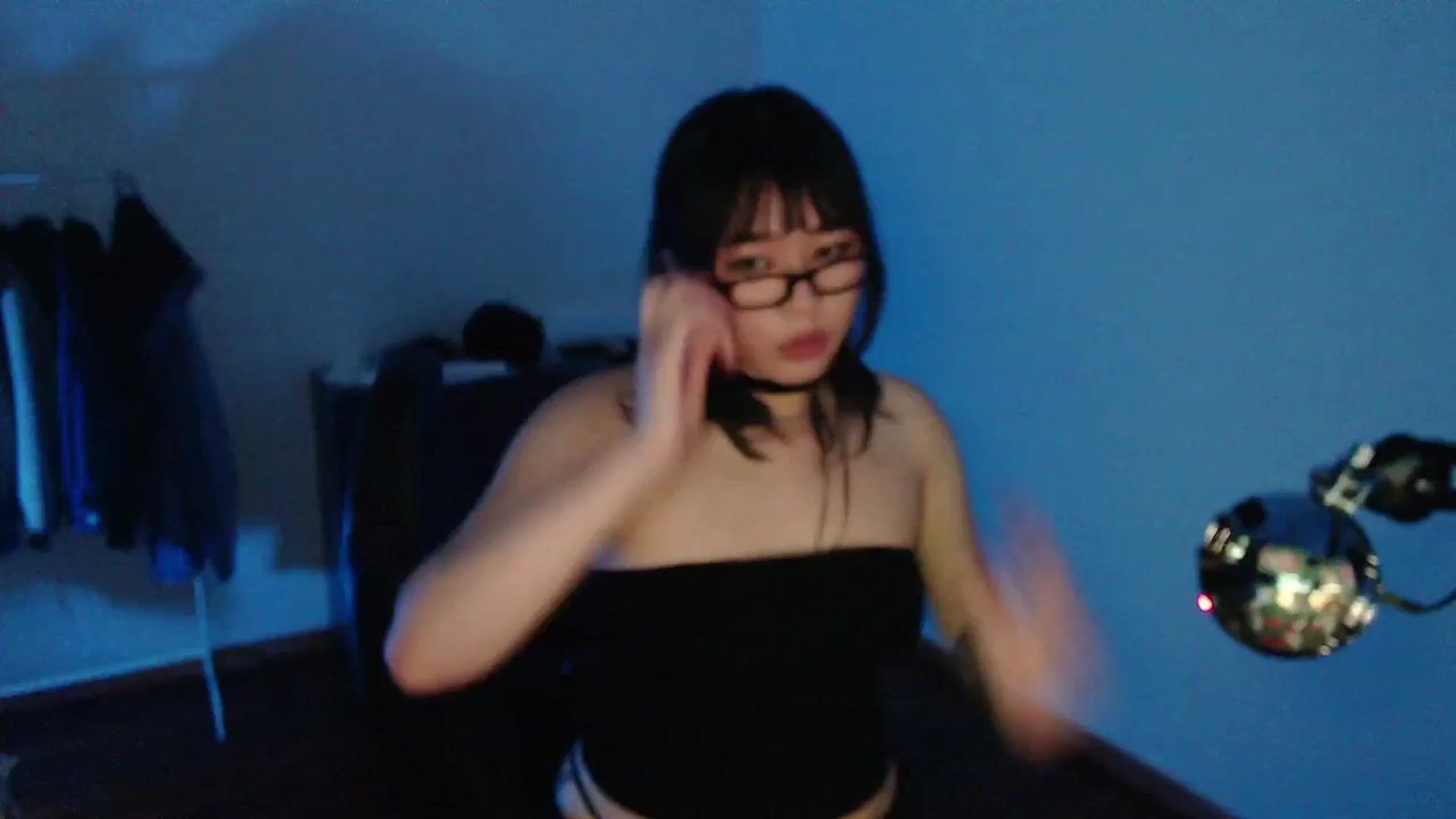 Gallery image thumbnail from Kuromin's myfreecams stream on, 06/27/2024, 23:10 image 5 of 20
