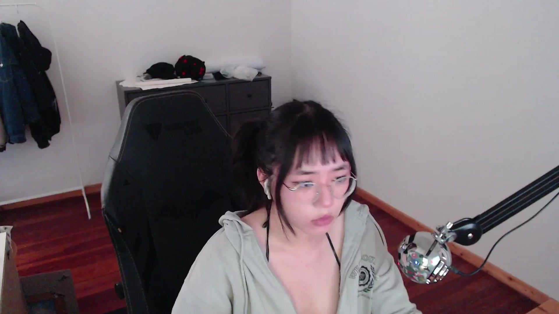 Gallery image thumbnail from Kuromin's myfreecams stream on, 06/29/2024, 14:02 image 7 of 20