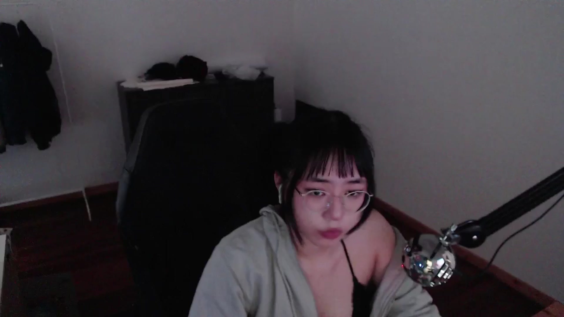 Gallery image thumbnail from Kuromin's myfreecams stream on, 06/29/2024, 14:02 image 1 of 20