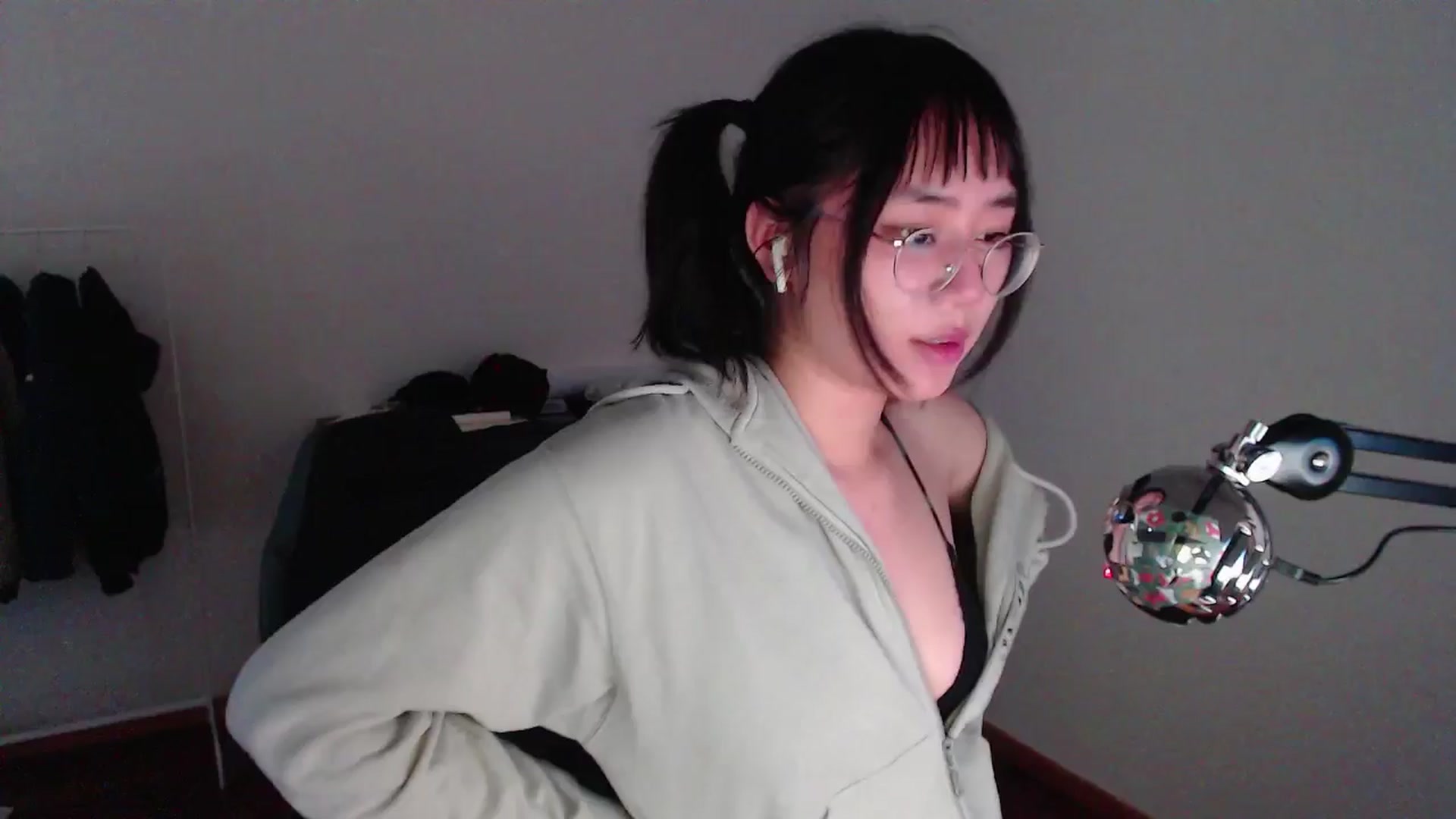 Gallery image thumbnail from Kuromin's myfreecams stream on, 06/29/2024, 17:52 image 4 of 20