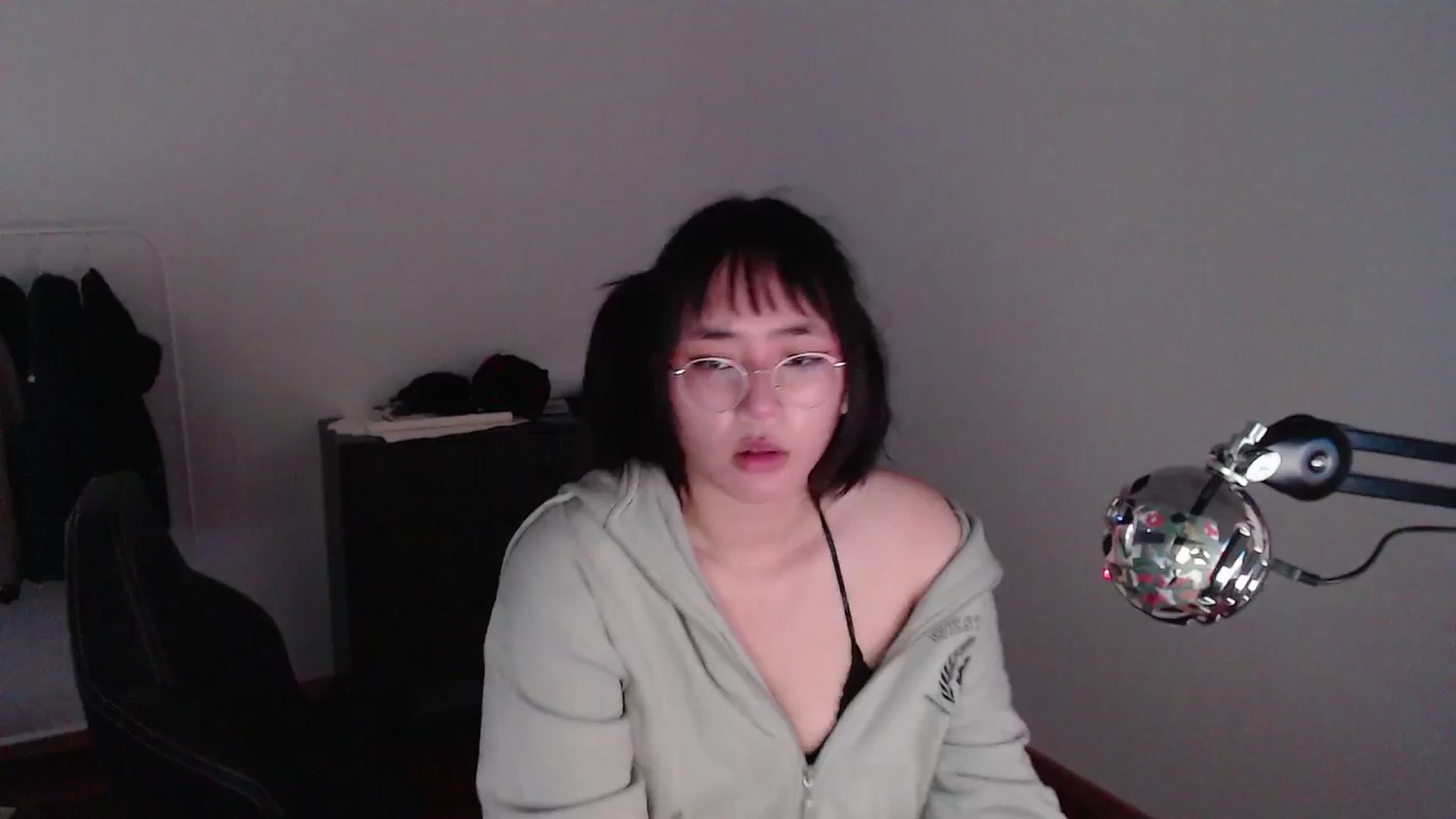 Gallery image thumbnail from Kuromin's myfreecams stream on, 06/29/2024, 17:52 image 6 of 20