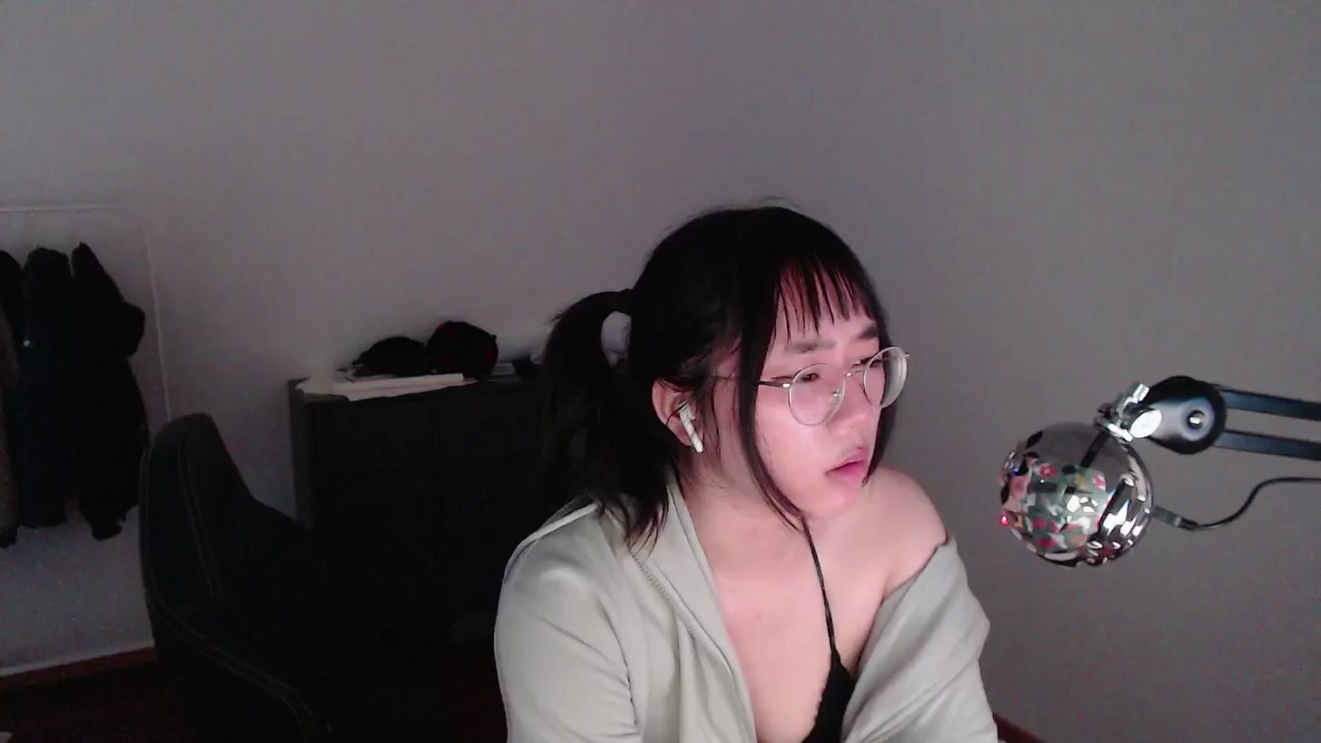 Gallery image thumbnail from Kuromin's myfreecams stream on, 06/29/2024, 17:52 image 5 of 20