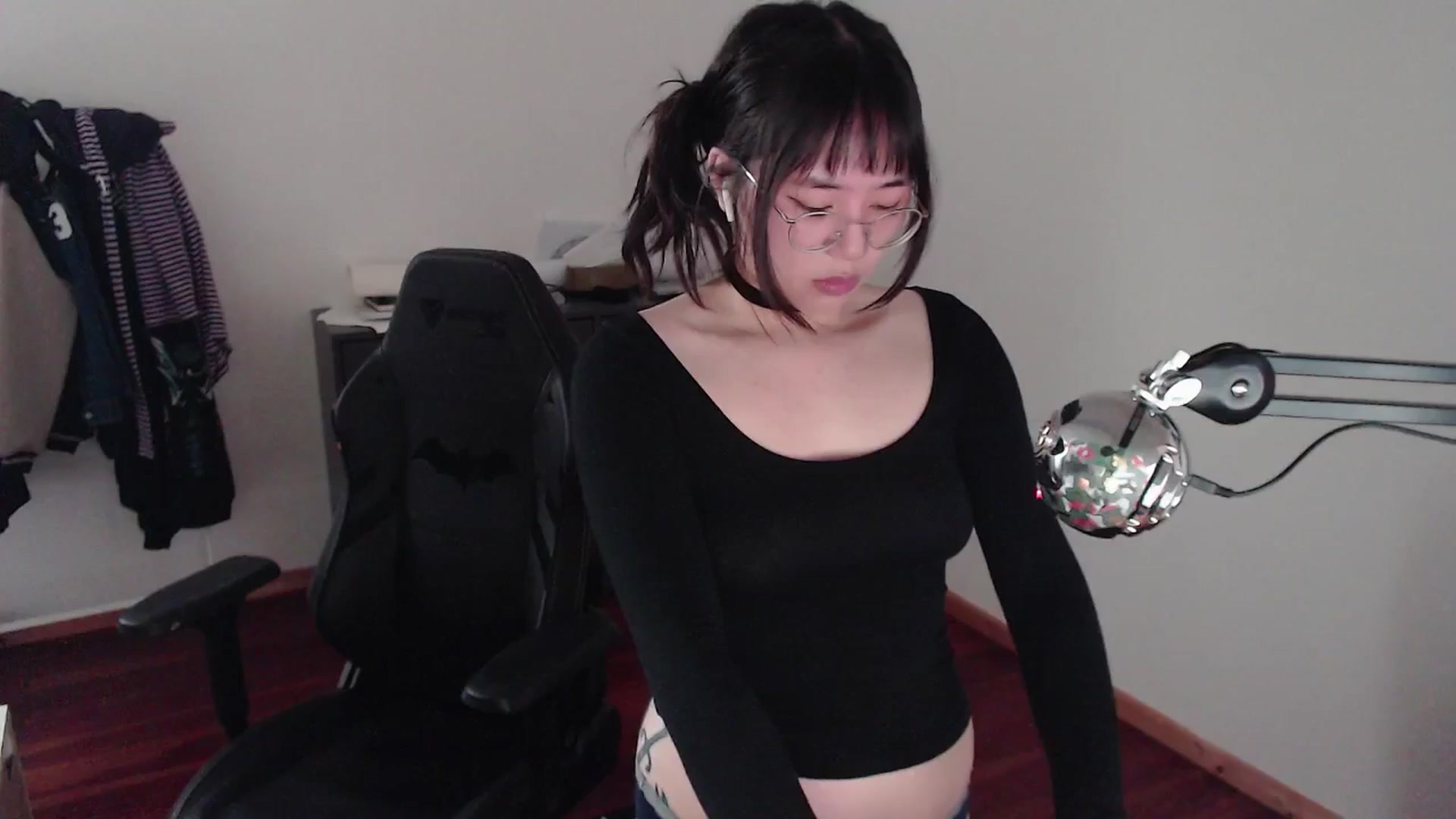 Gallery image thumbnail from Kuromin's myfreecams stream on, 07/12/2024, 11:51 image 6 of 20