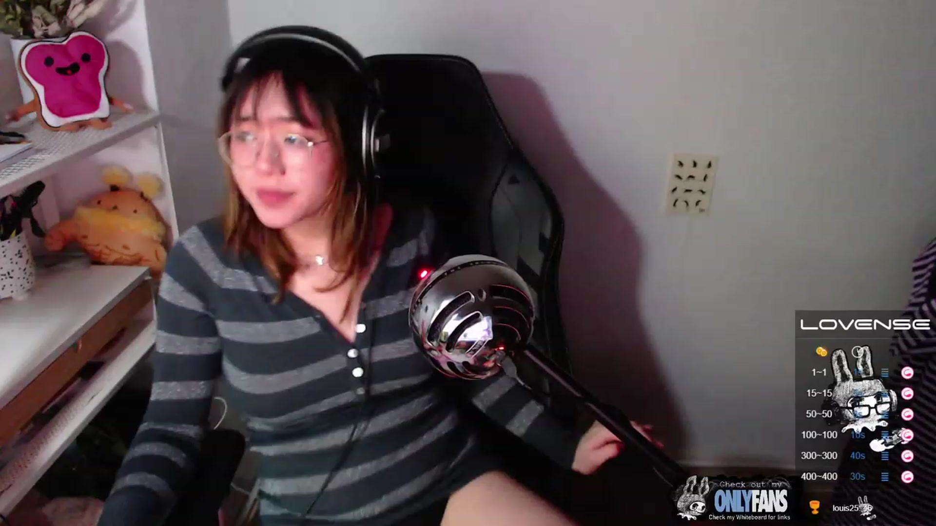 Gallery image thumbnail from Kurominee's myfreecams stream on, 05/14/2023, 24:14 image 6 of 20