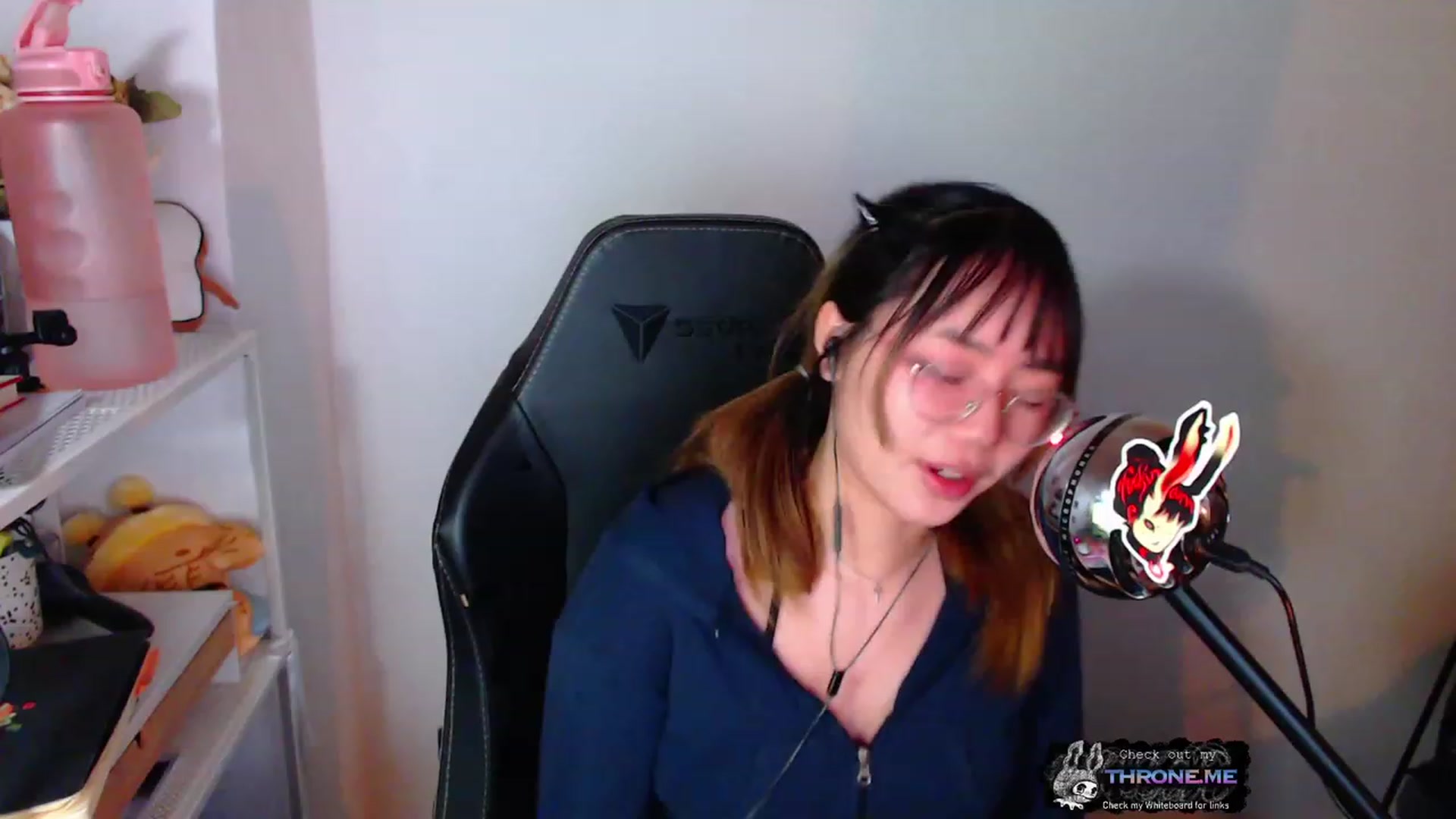 Gallery image thumbnail from Kurominee's myfreecams stream on, 05/19/2023, 19:48 image 9 of 20