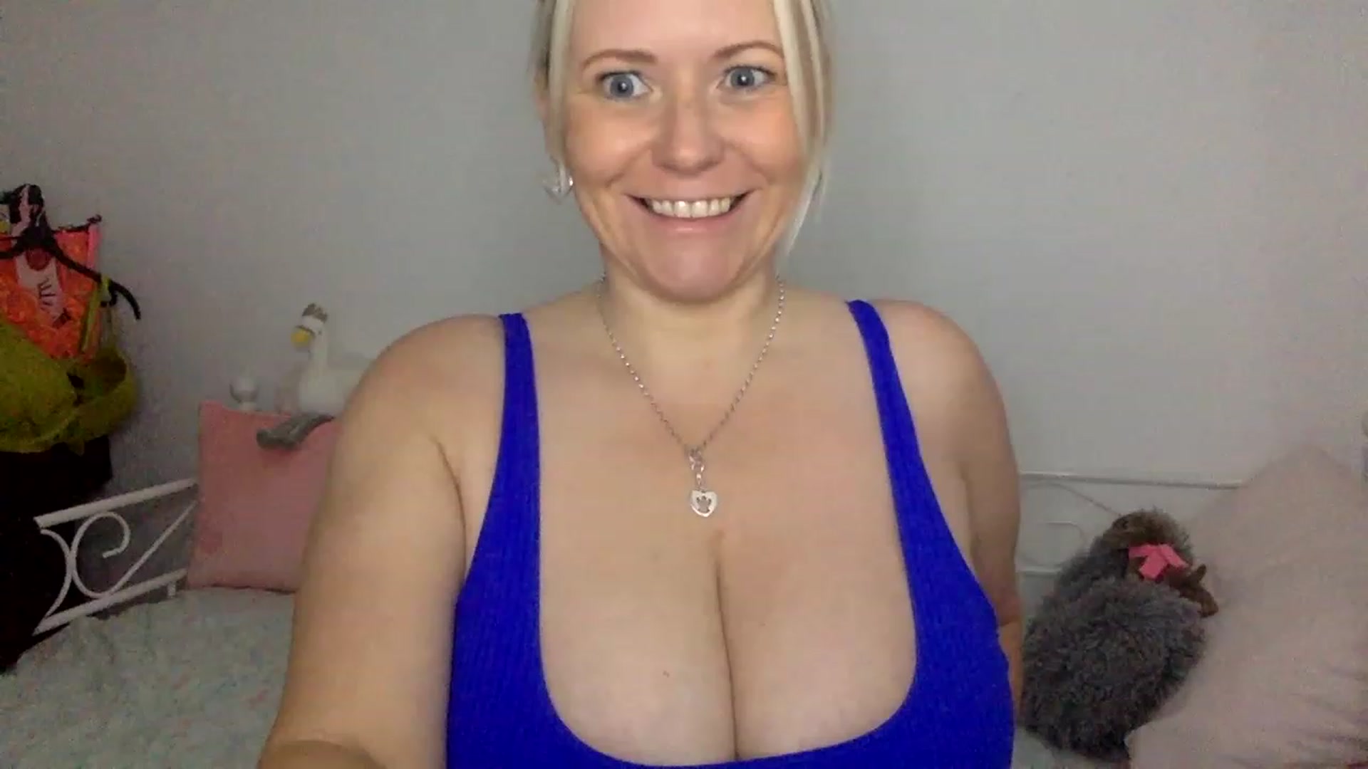 Gallery image thumbnail from Kurvy_Khloe's myfreecams stream on, 07/04/2023, 16:11 image 2 of 20