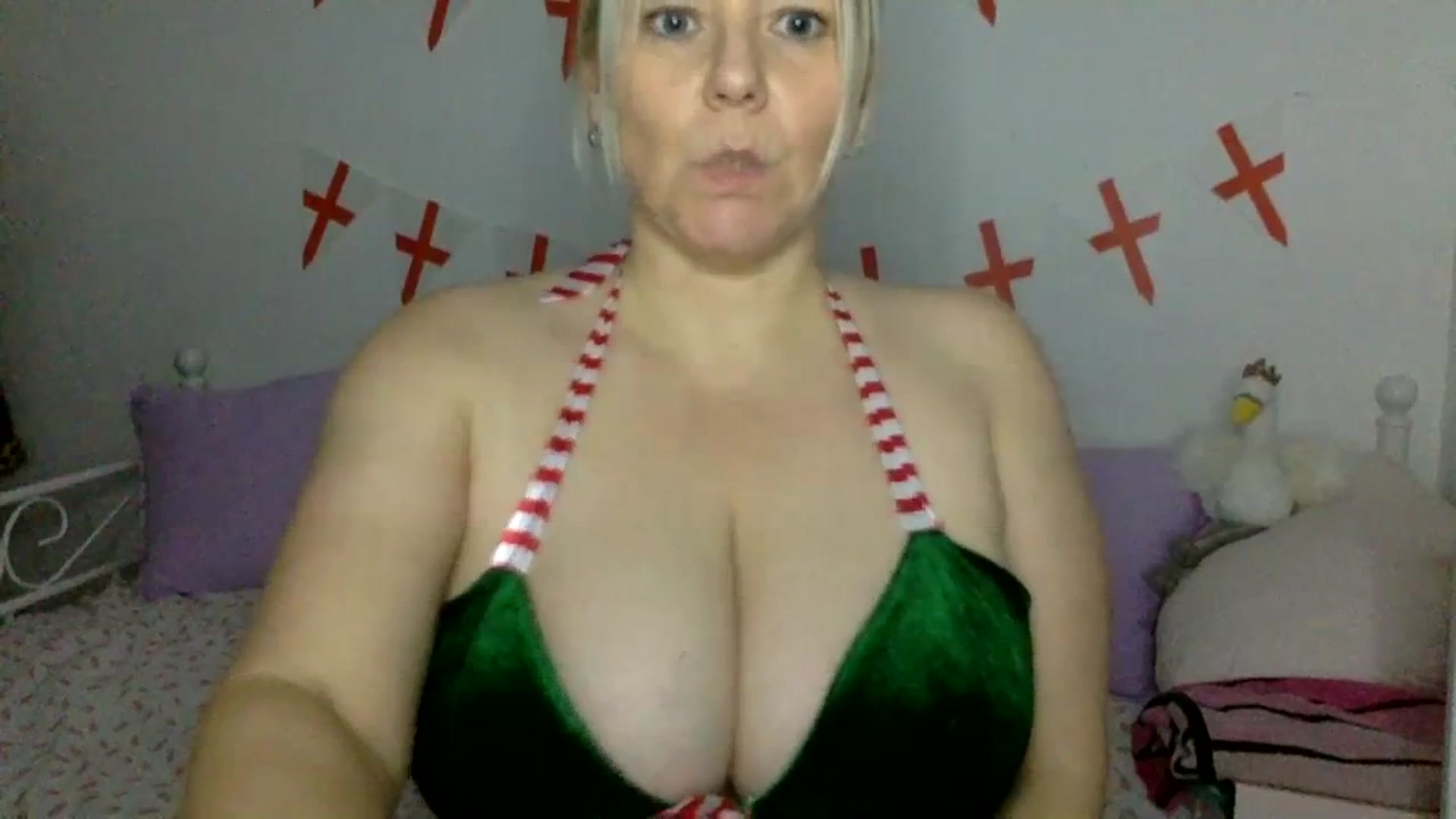 Gallery image thumbnail from Kurvy_Khloe's myfreecams stream on, 12/05/2023, 16:00 image 8 of 20