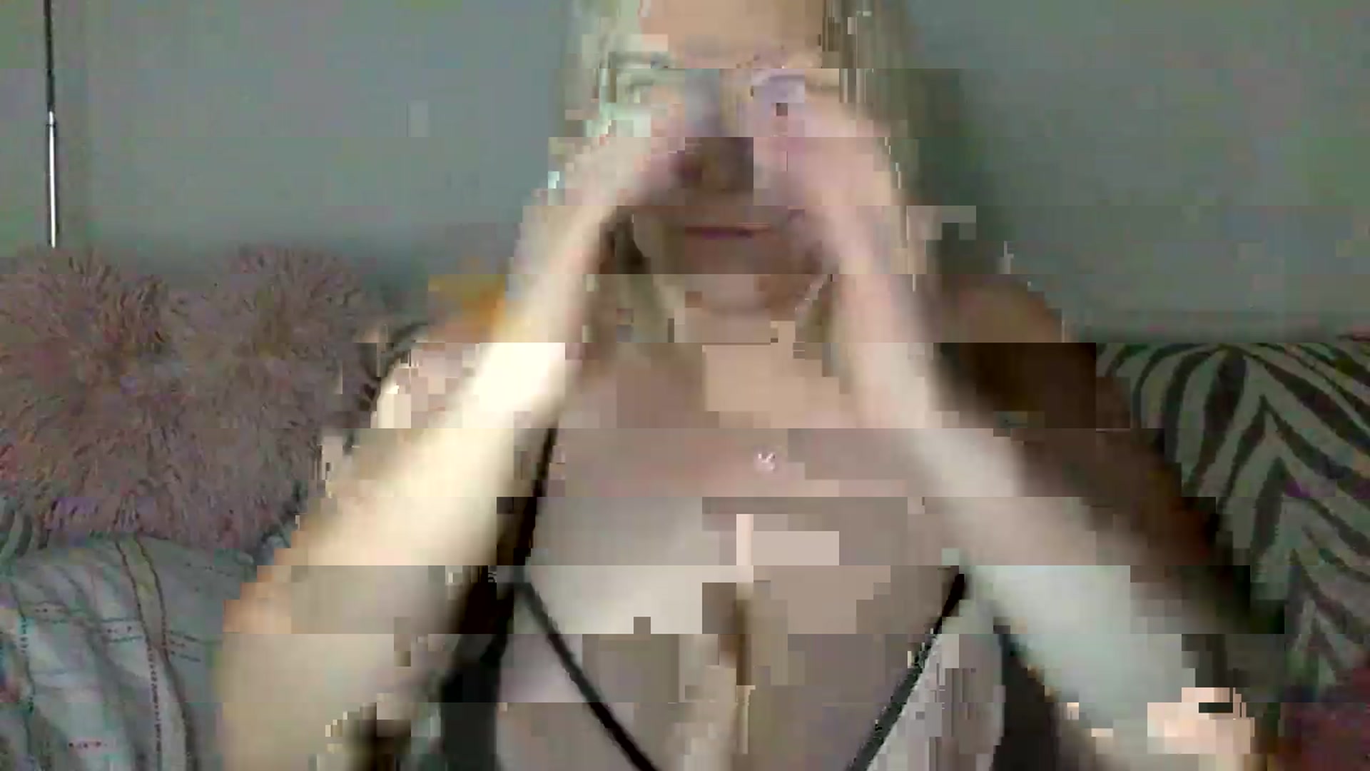 Gallery image thumbnail from Kurvy_Khloe's myfreecams stream on, 01/08/2024, 21:15 image 10 of 20
