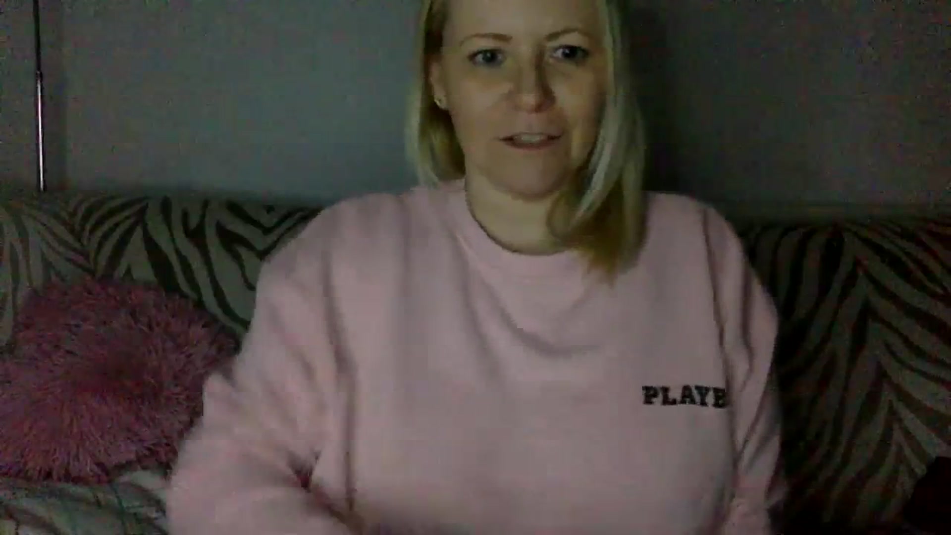 Gallery image thumbnail from Kurvy_Khloe's myfreecams stream on, 02/23/2024, 17:29 image 15 of 20