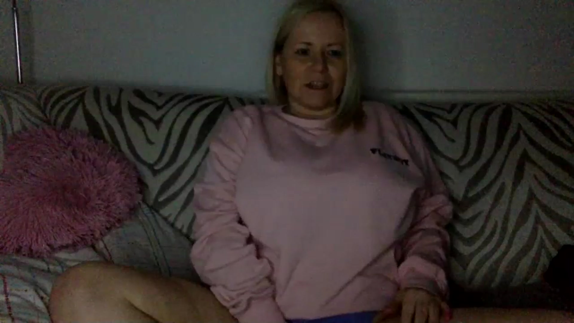 Gallery image thumbnail from Kurvy_Khloe's myfreecams stream on, 02/23/2024, 17:29 image 12 of 20