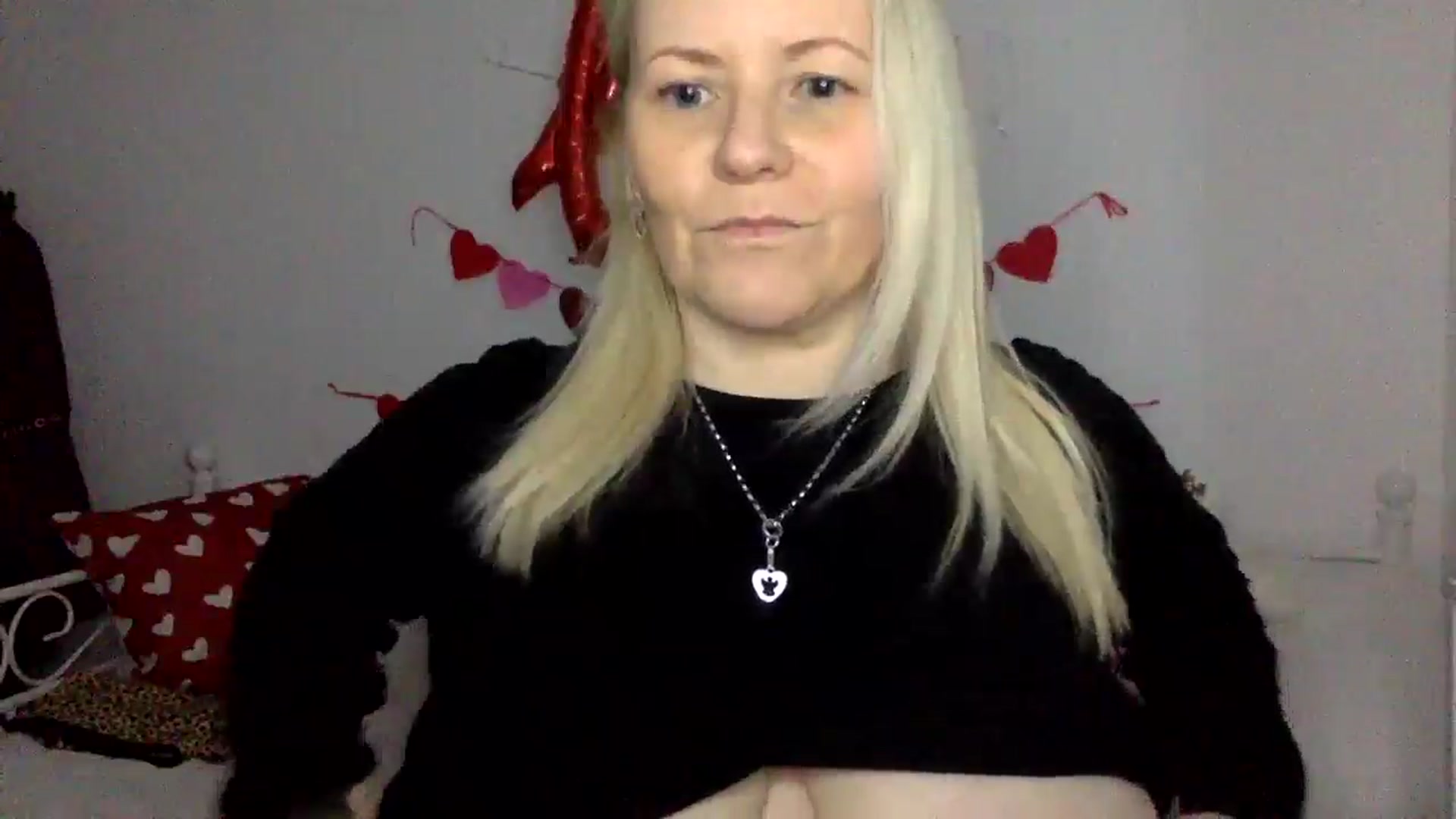 Gallery image thumbnail from Kurvy_Khloe's myfreecams stream on, 02/17/2025, 15:55 image 14 of 20