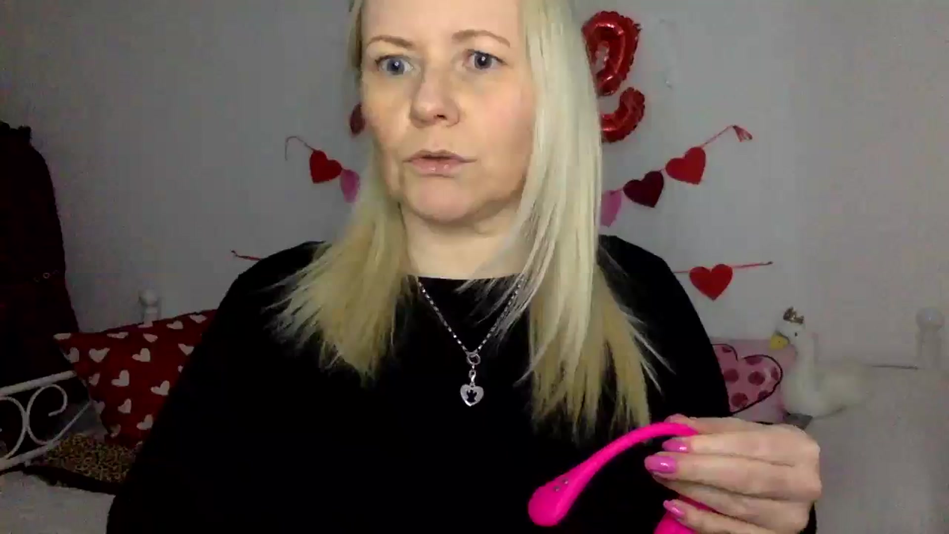 Gallery image thumbnail from Kurvy_Khloe's myfreecams stream on, 02/17/2025, 15:55 image 3 of 20