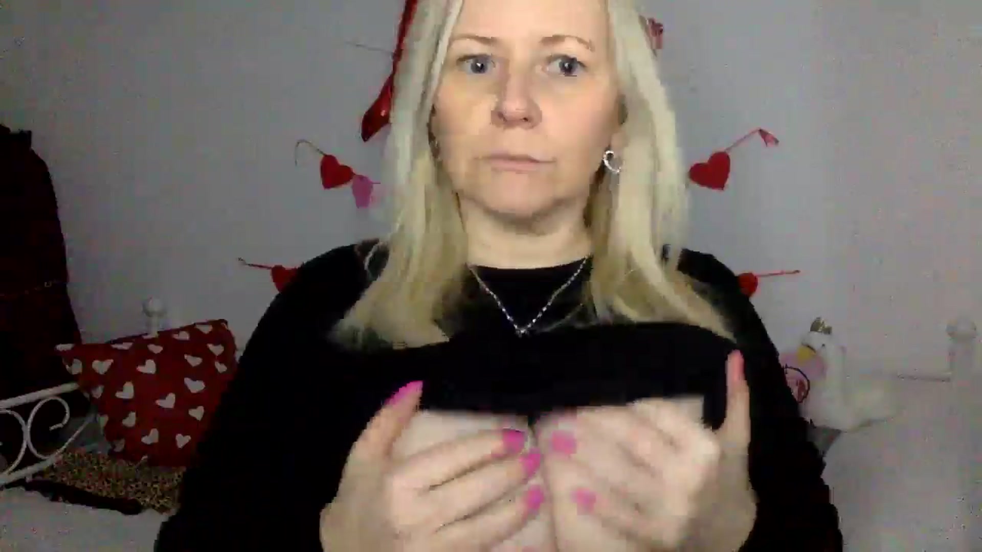 Gallery image thumbnail from Kurvy_Khloe's myfreecams stream on, 02/17/2025, 15:55 image 8 of 20