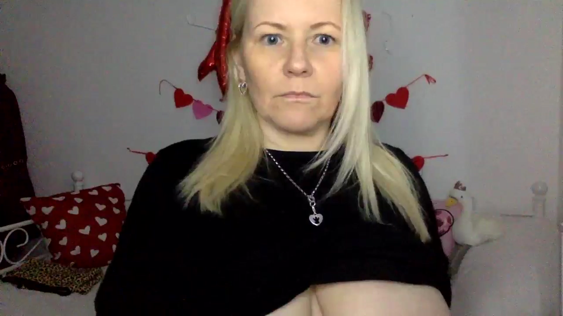 Gallery image thumbnail from Kurvy_Khloe's myfreecams stream on, 02/17/2025, 15:55 image 13 of 20