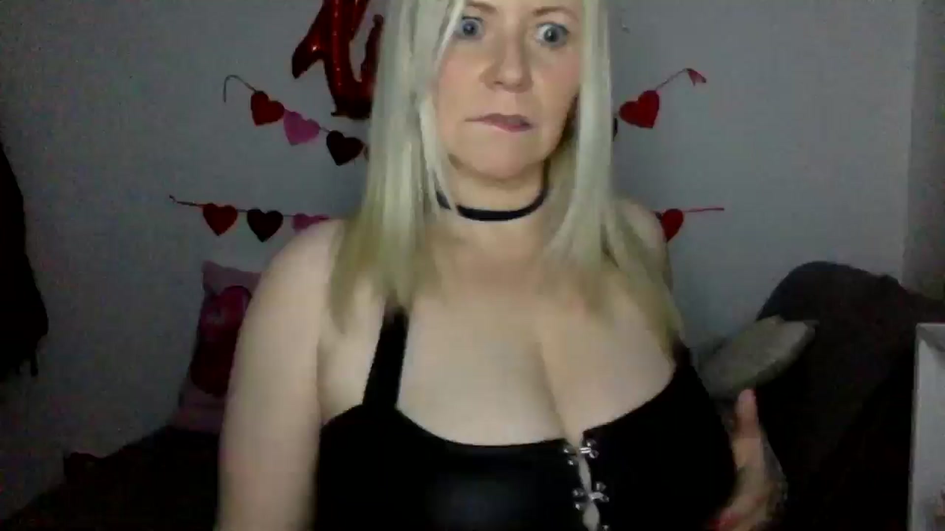 Gallery image thumbnail from Kurvy_Khloe's myfreecams stream on, 03/21/2025, 21:33 image 1 of 20