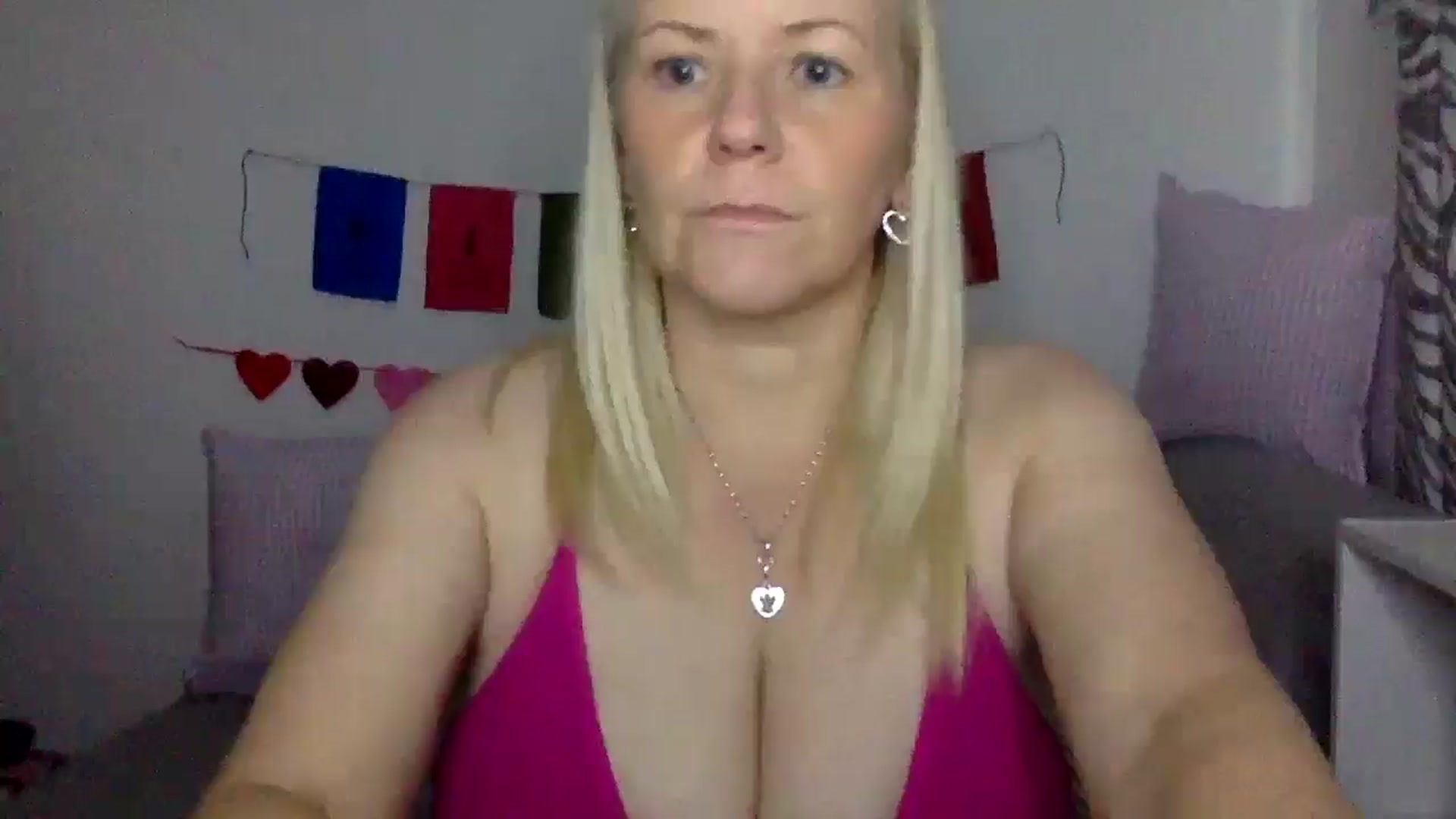 Gallery image thumbnail from Kurvy_Khloe's myfreecams stream on, 06/23/2025, 14:42 image 6 of 20