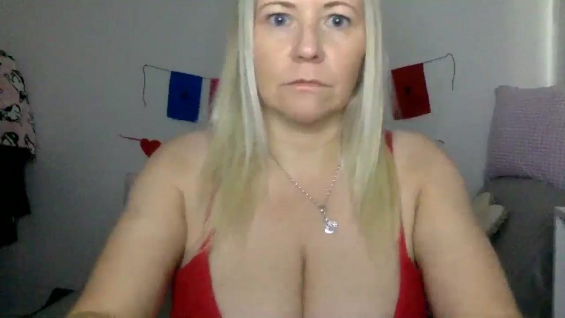 Gallery image thumbnail from Kurvy_Khloe's myfreecams stream on, 08/10/2025, 11:11 image 9 of 20