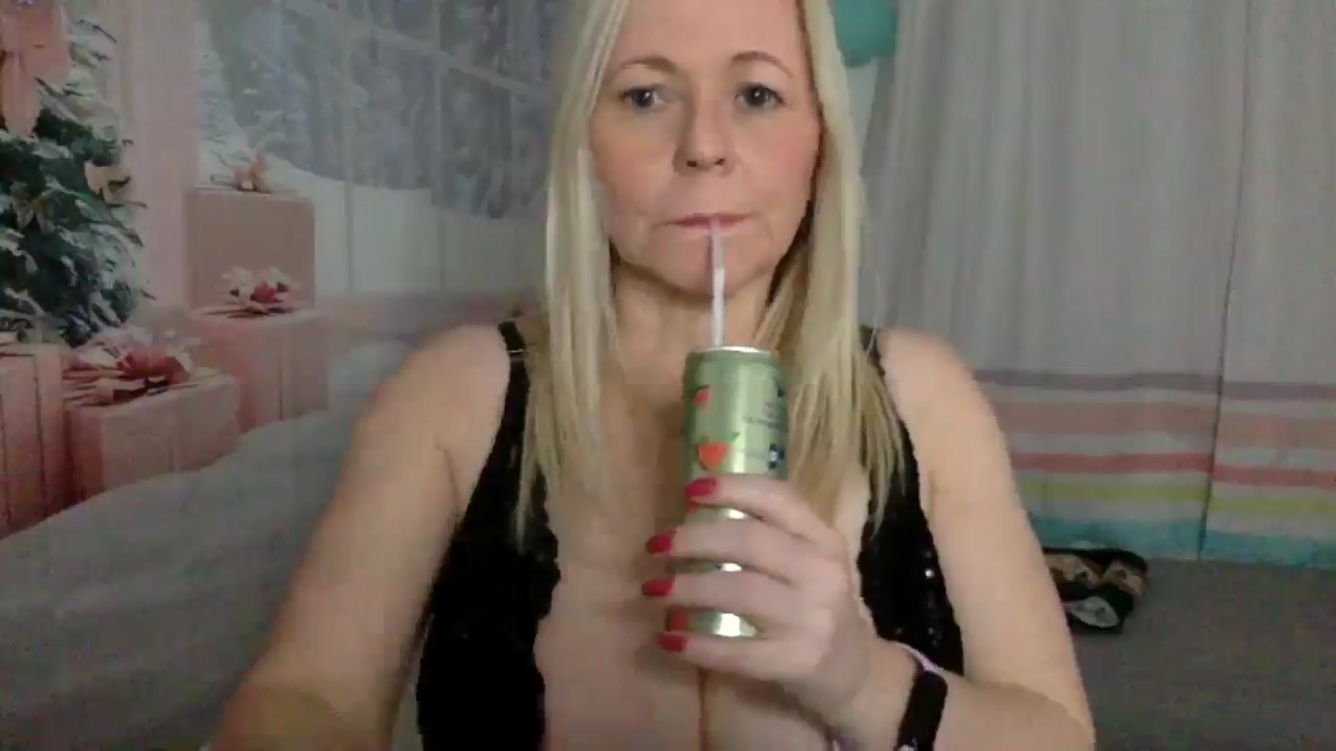 Gallery image thumbnail from Kurvy_Khloe's myfreecams stream on, 01/04/2026, 21:35 image 19 of 20