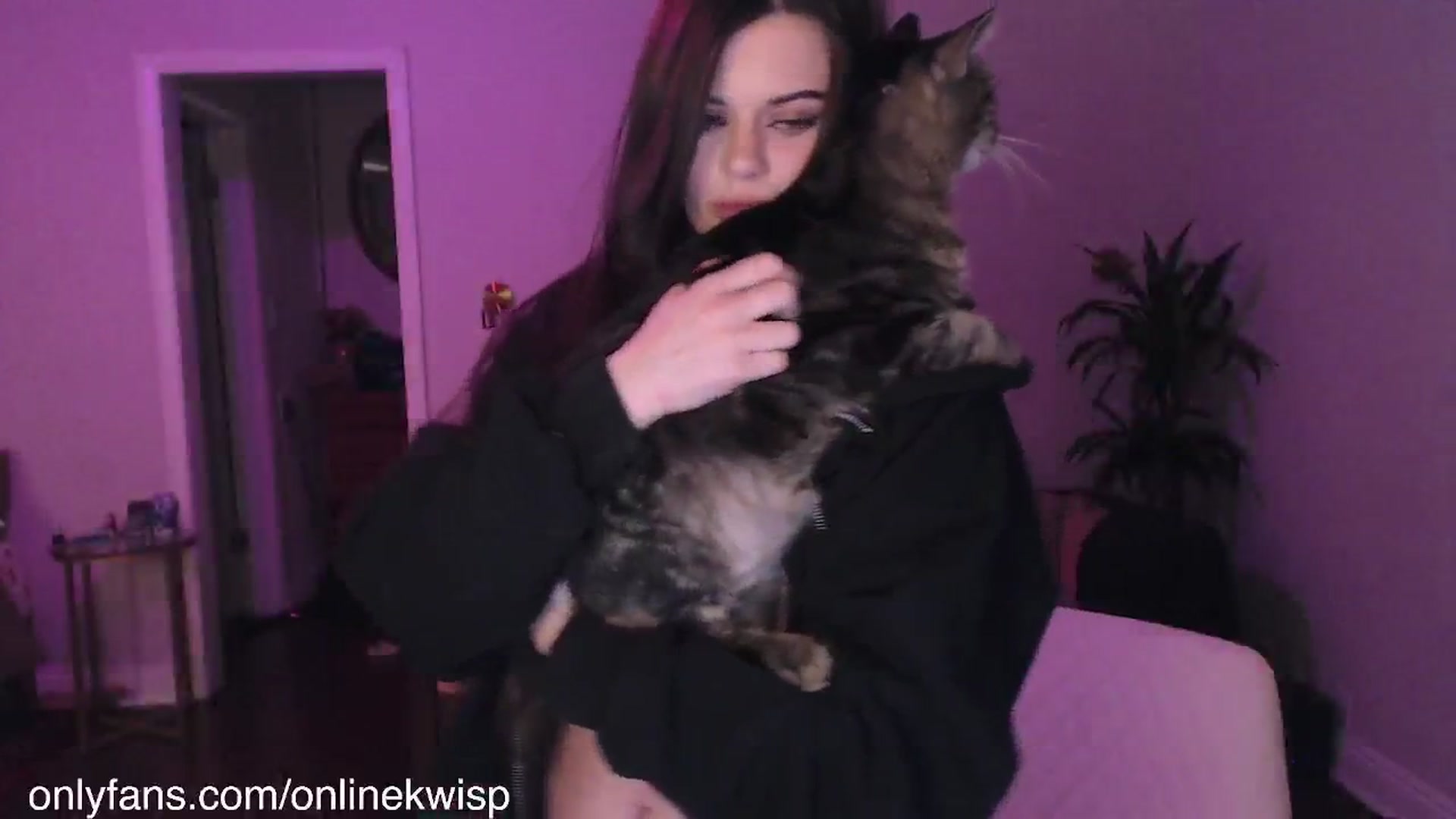 Gallery image thumbnail from Kwispy_'s myfreecams stream on, 05/20/2024, 06:53 image 17 of 20
