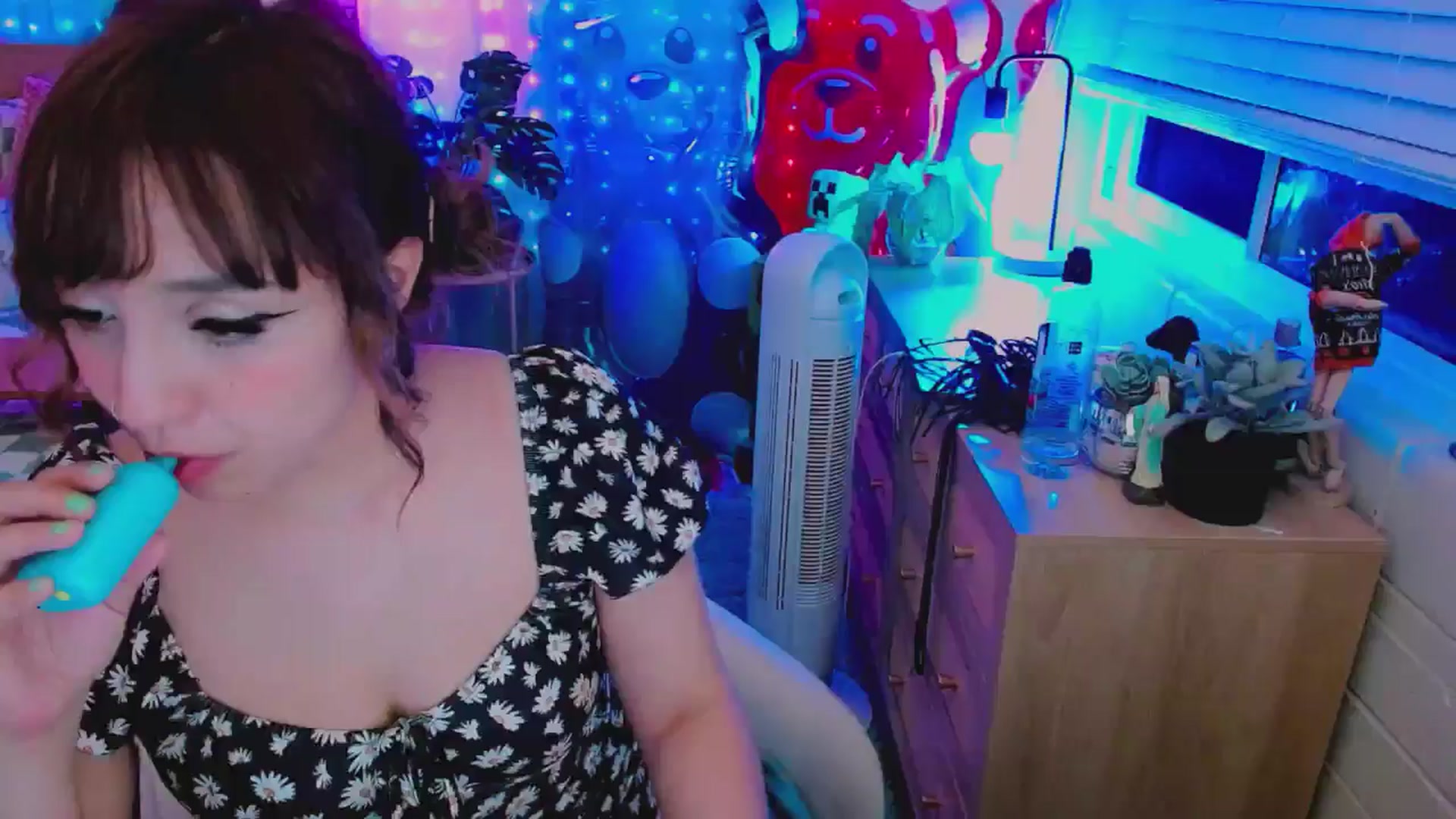 Gallery image thumbnail from Kwispy_'s myfreecams stream on, 06/18/2024, 06:59 image 9 of 20