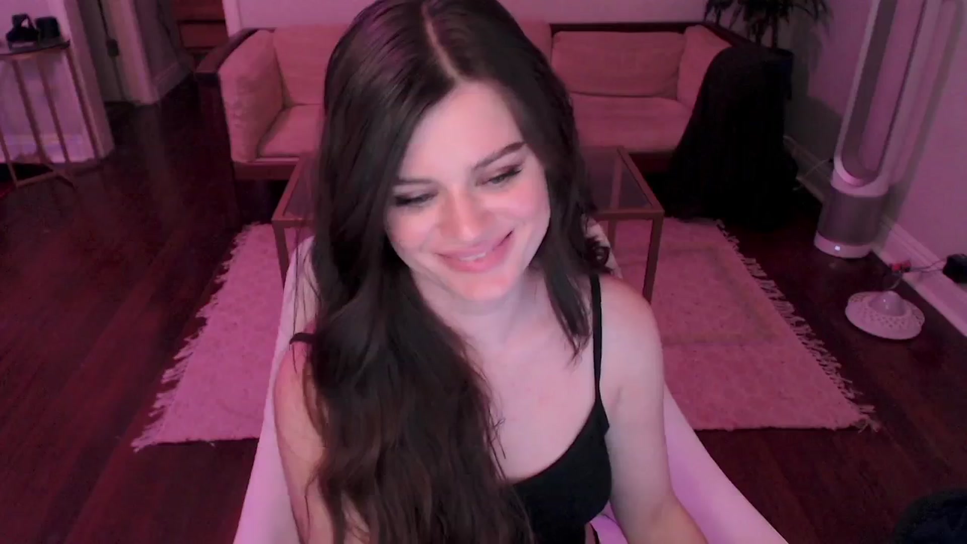 Gallery image thumbnail from Kwispy_'s myfreecams stream on, 06/26/2024, 06:29 image 17 of 20