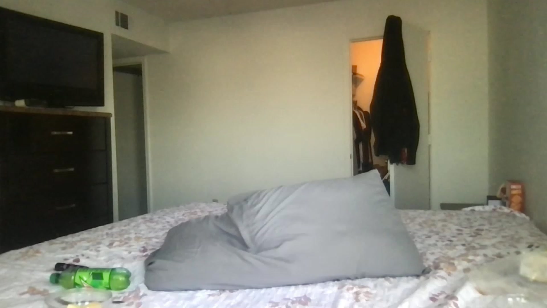 Gallery image thumbnail from Kyaloves's myfreecams stream on, 02/24/2023, 21:20 image 1 of 20