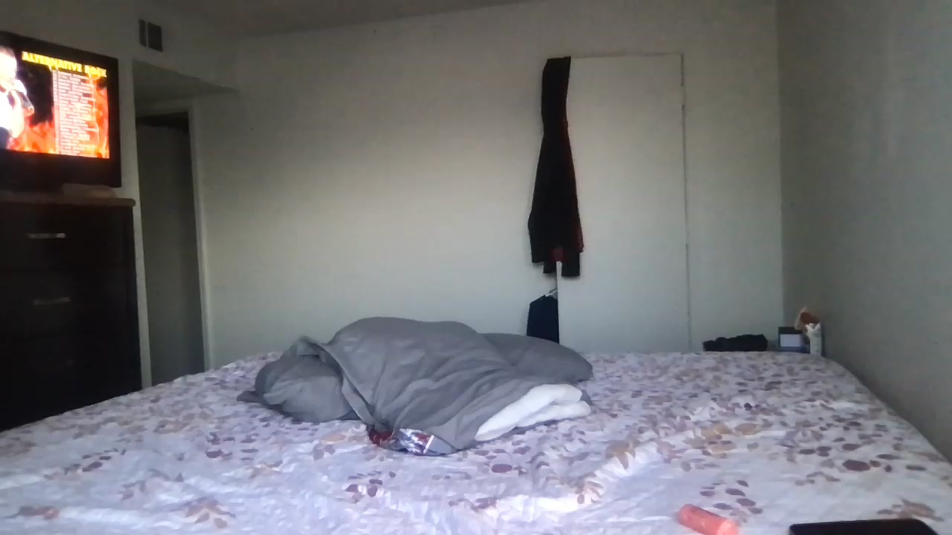 Gallery image thumbnail from Kyaloves's myfreecams stream on, 02/25/2023, 19:57 image 2 of 20