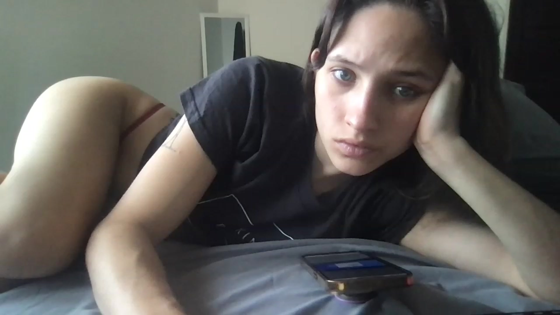 Gallery image thumbnail from Kyaloves's myfreecams stream on, 03/03/2023, 17:00 image 18 of 20